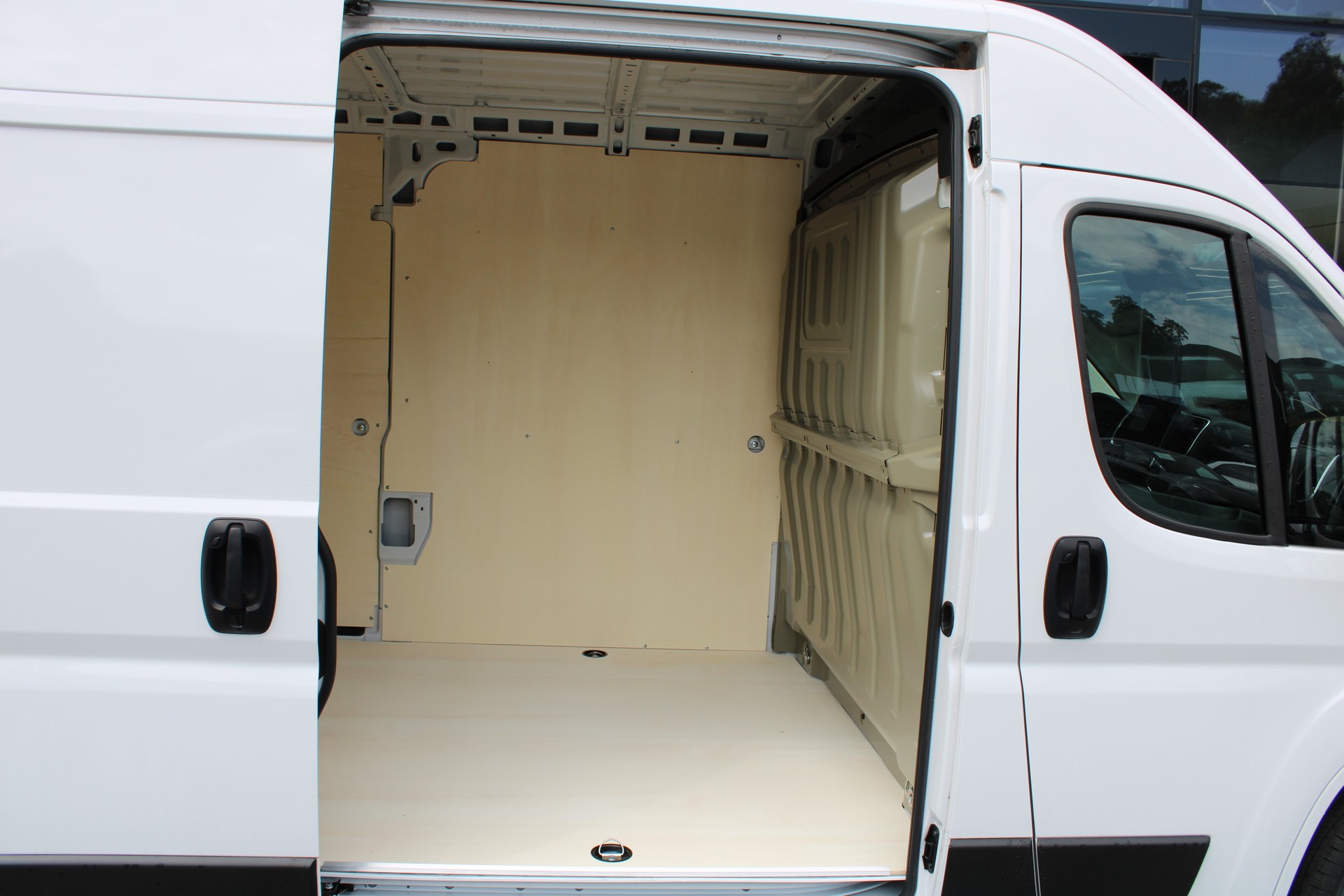 CITROEN Jumper 35+ 2.2 BlueHDi 180 L3H2 EAT8-image-3
