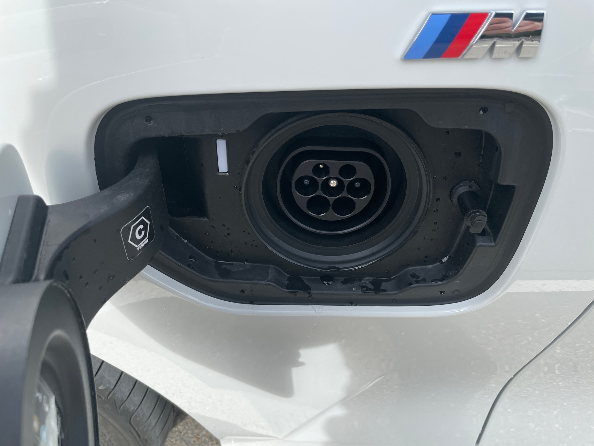 BMW 330e x DriveTouring Steptronic M Sport Pro-image-9