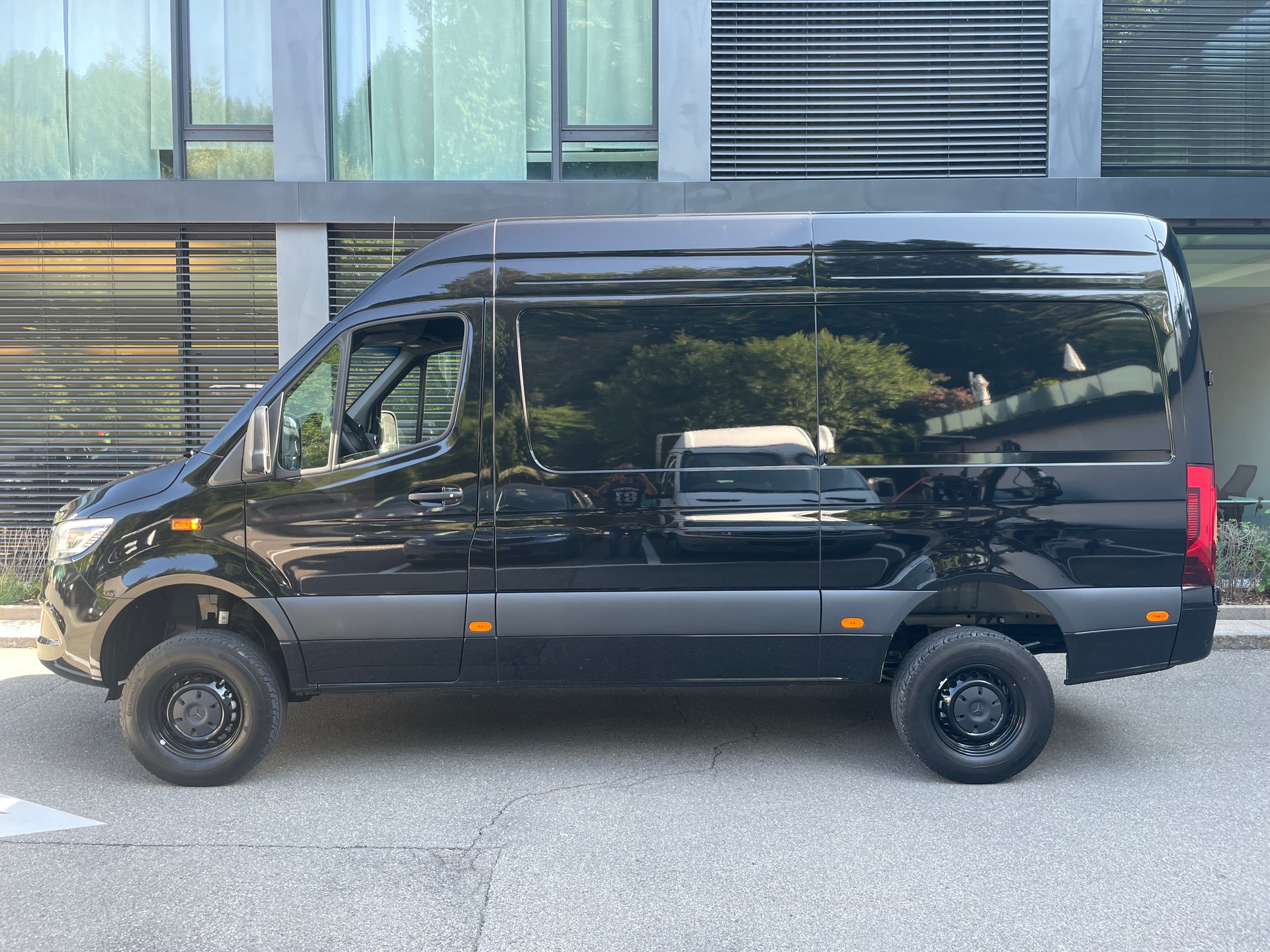 MERCEDES-BENZ Sprinter 319 CDI Standard 9G-TRONIC 4x4-image-1