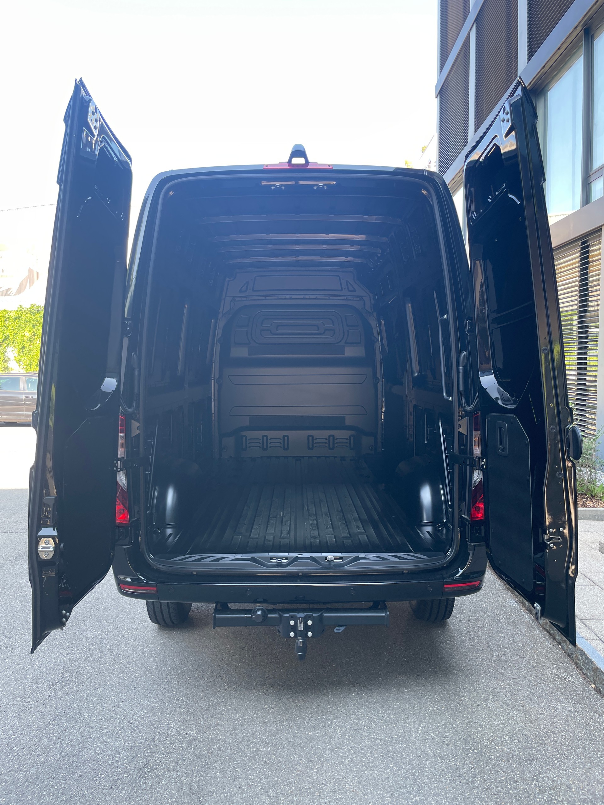 MERCEDES-BENZ Sprinter 319 CDI Standard 9G-TRONIC 4x4-image-4