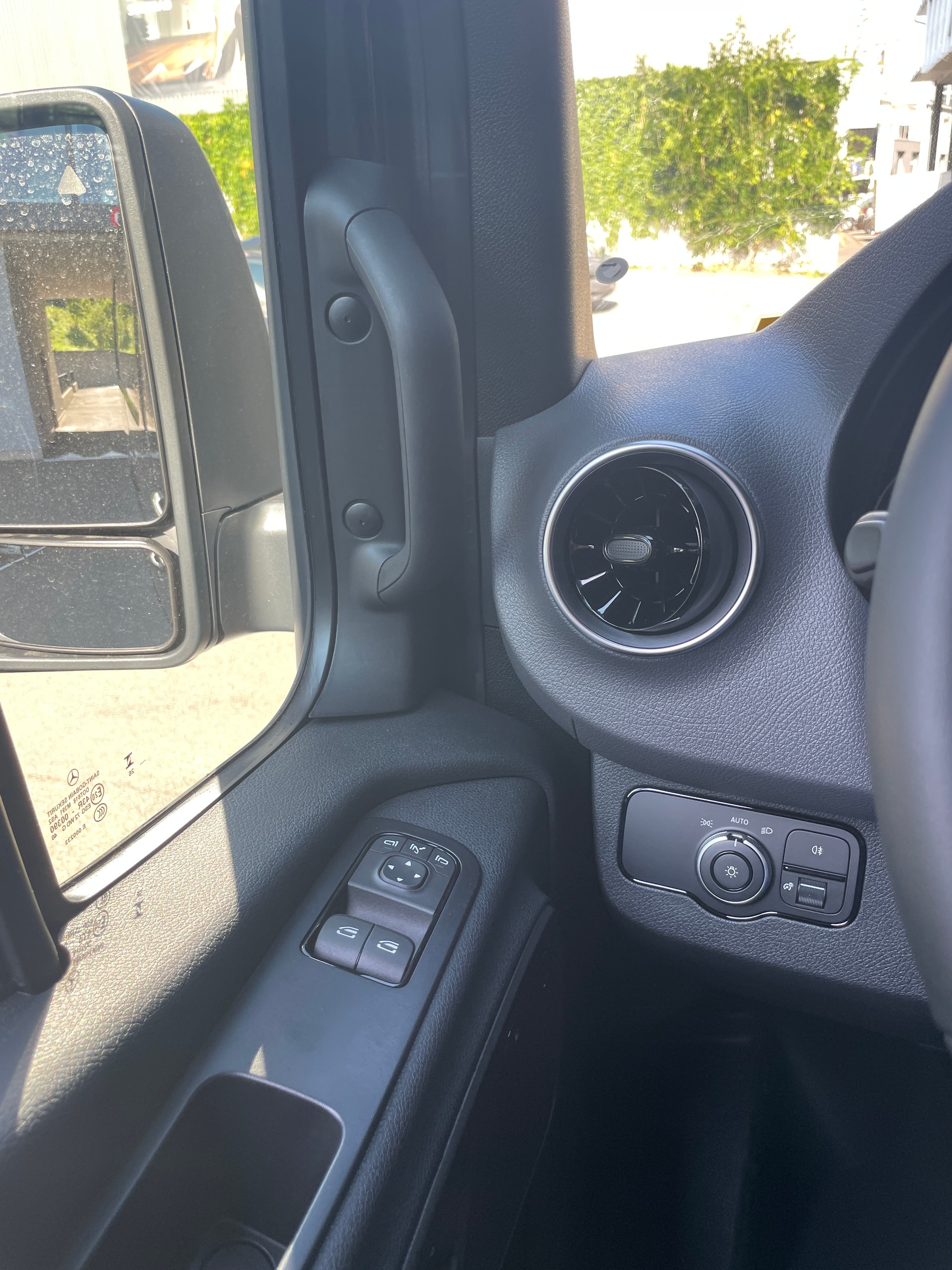 MERCEDES-BENZ Sprinter 319 CDI Standard 9G-TRONIC 4x4-image-13