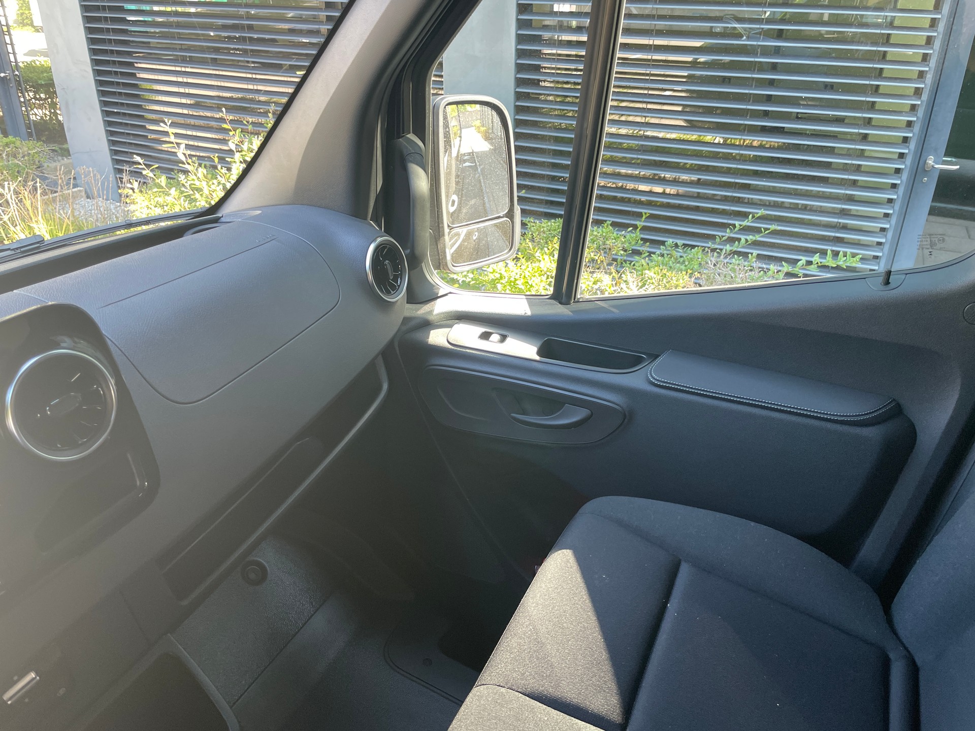 MERCEDES-BENZ Sprinter 319 CDI Standard 9G-TRONIC 4x4-image-14