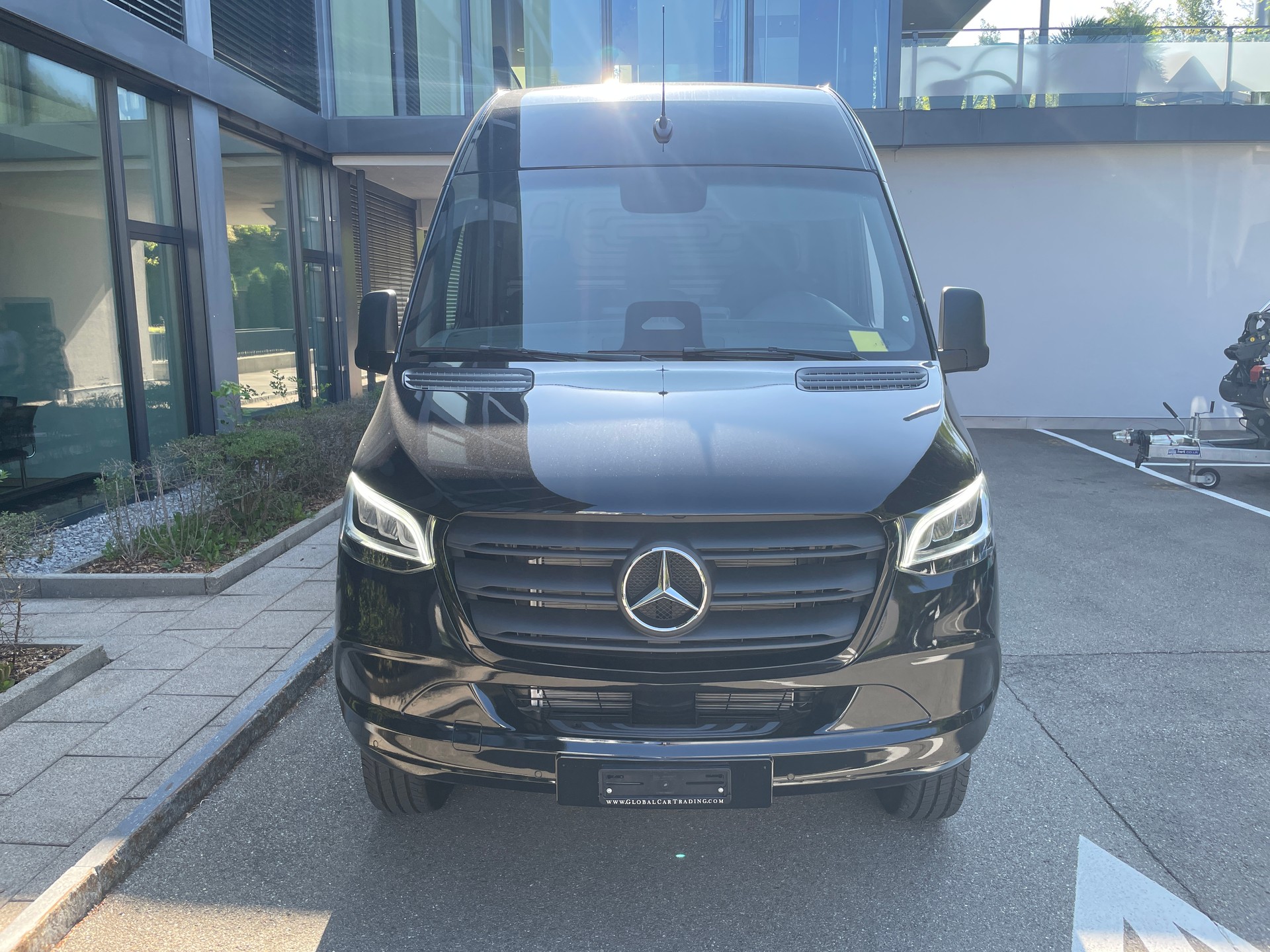 MERCEDES-BENZ Sprinter 319 CDI Standard 9G-TRONIC 4x4-image-8