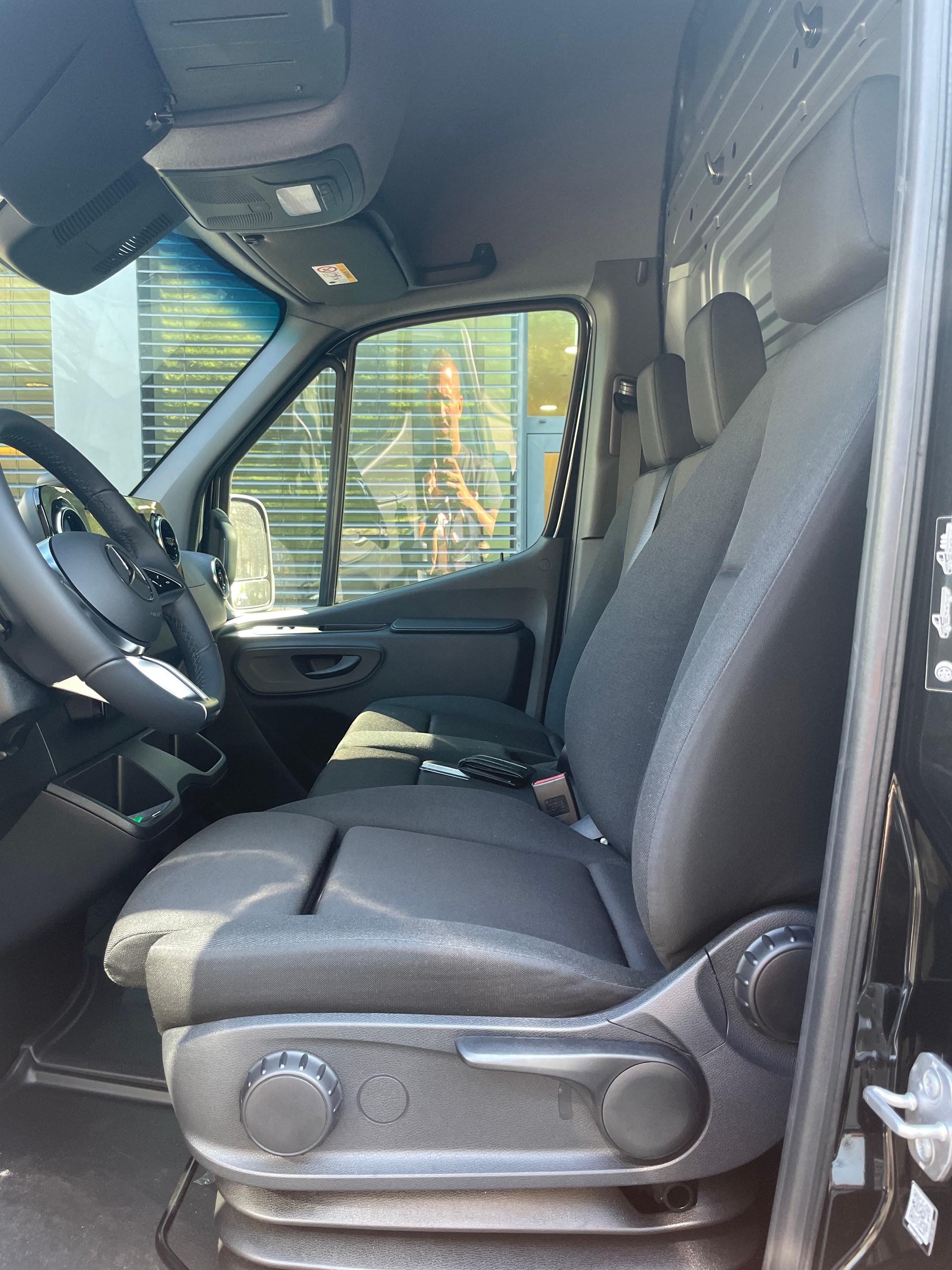 MERCEDES-BENZ Sprinter 319 CDI Standard 9G-TRONIC 4x4-image-11