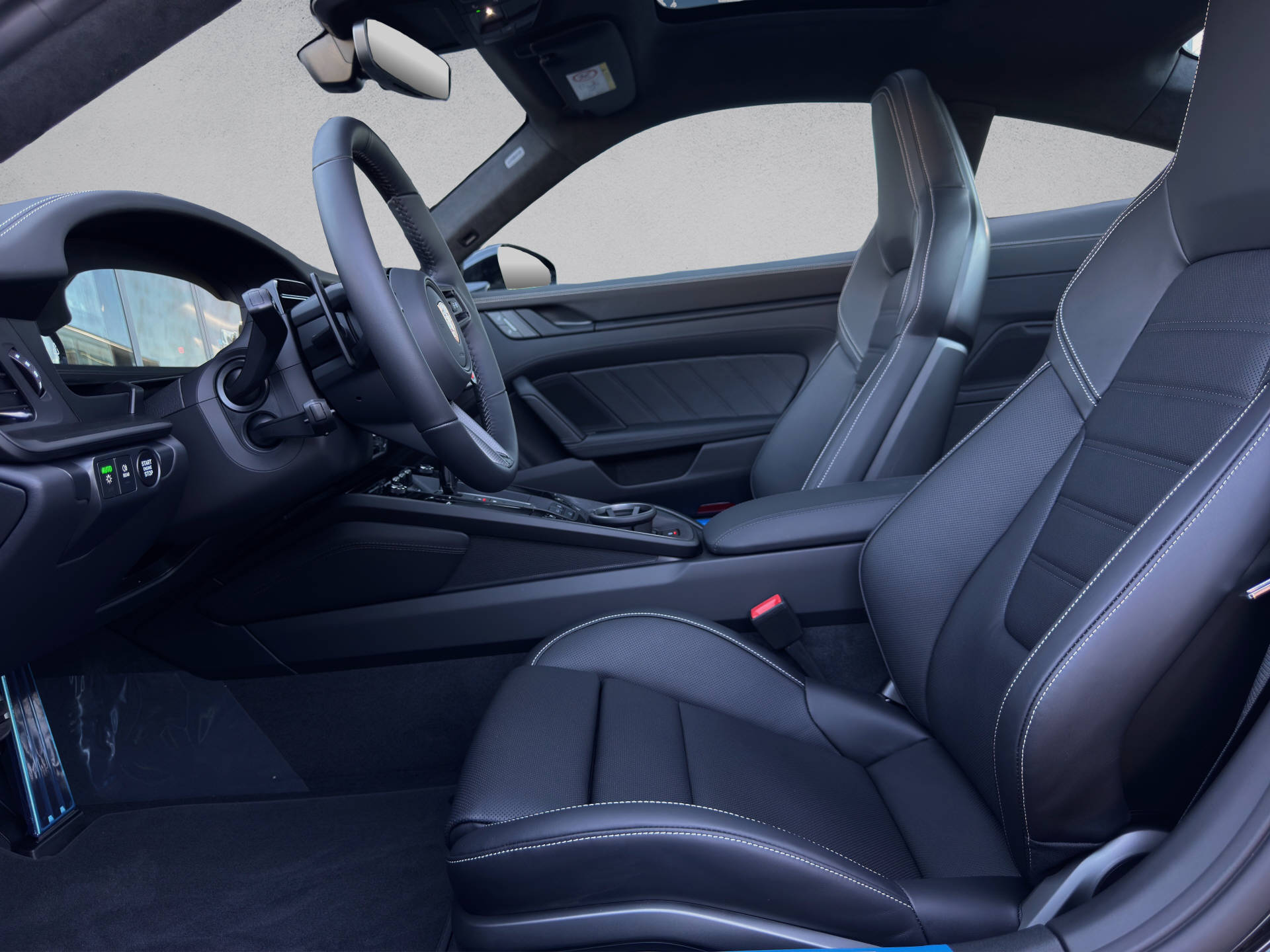 PORSCHE 911 Carrera 4 GTS-image-6