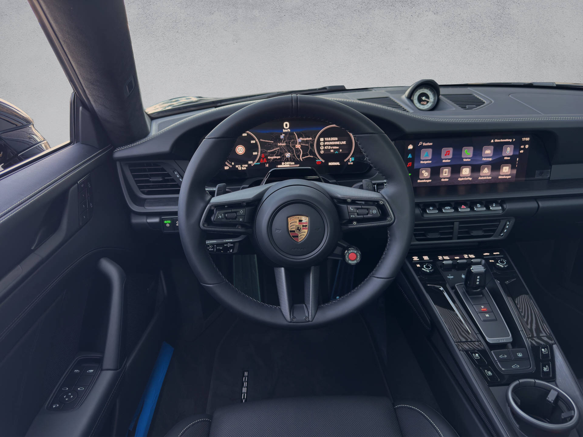 PORSCHE 911 Carrera 4 GTS-image-5