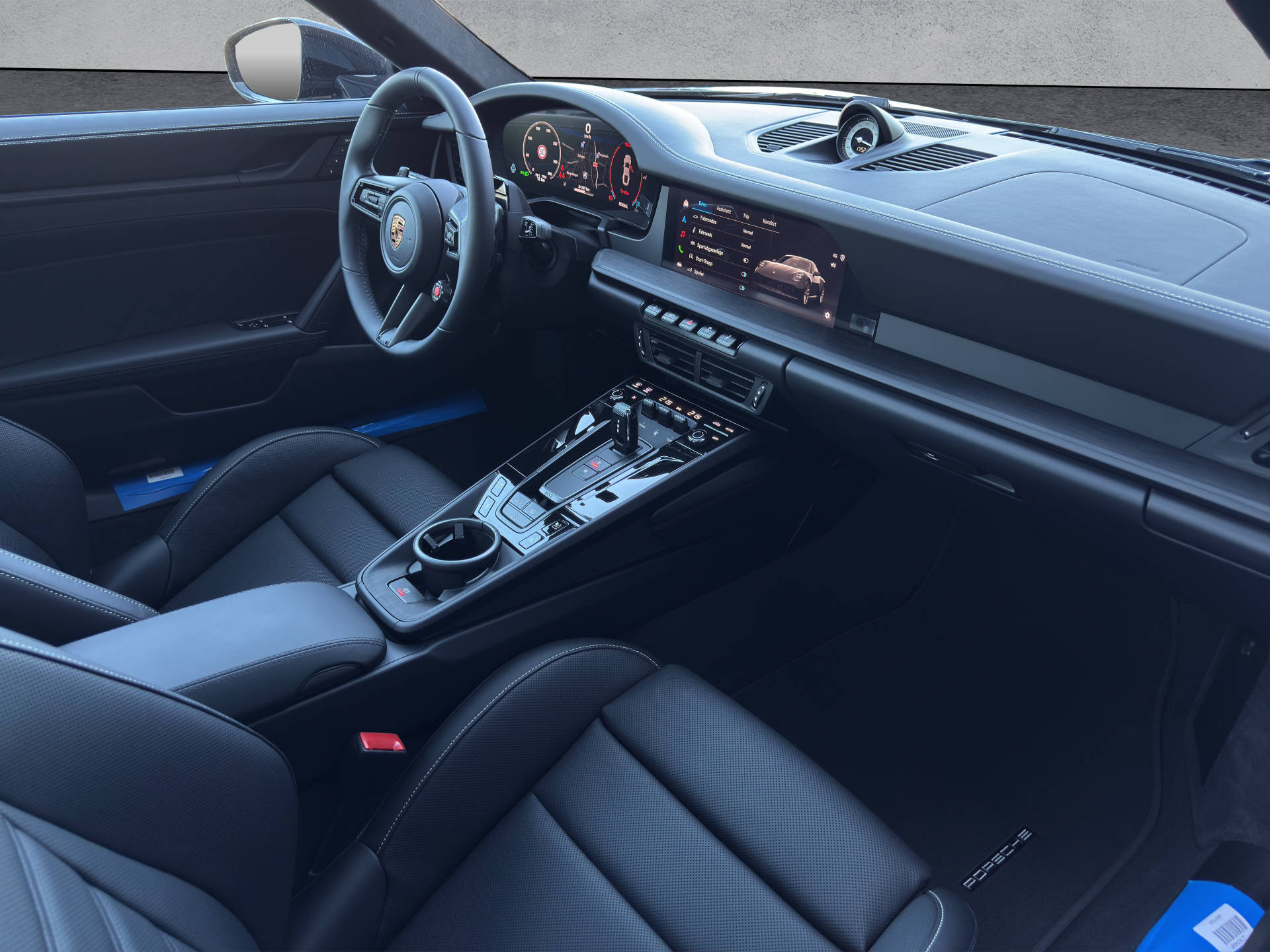 PORSCHE 911 Carrera 4 GTS-image-7