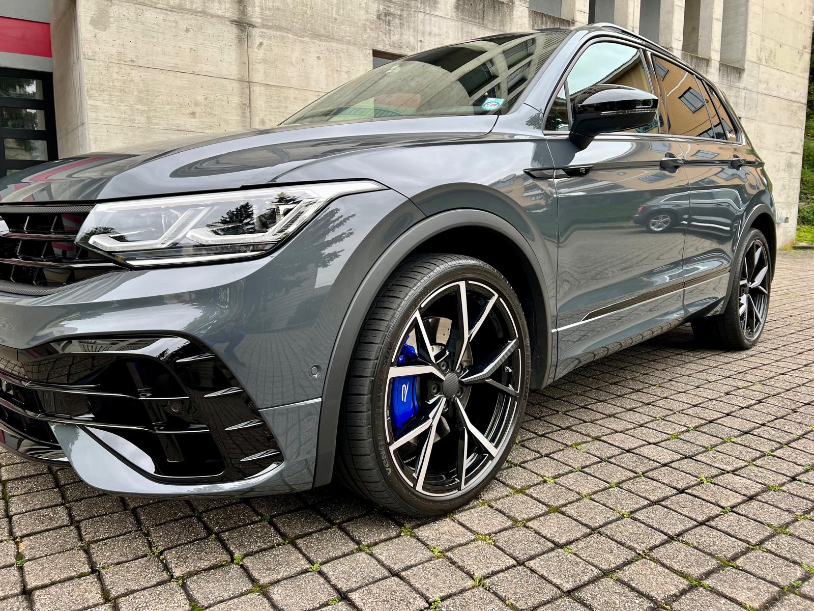 VW Tiguan 2.0TSI R 4Motion DSG-image-2