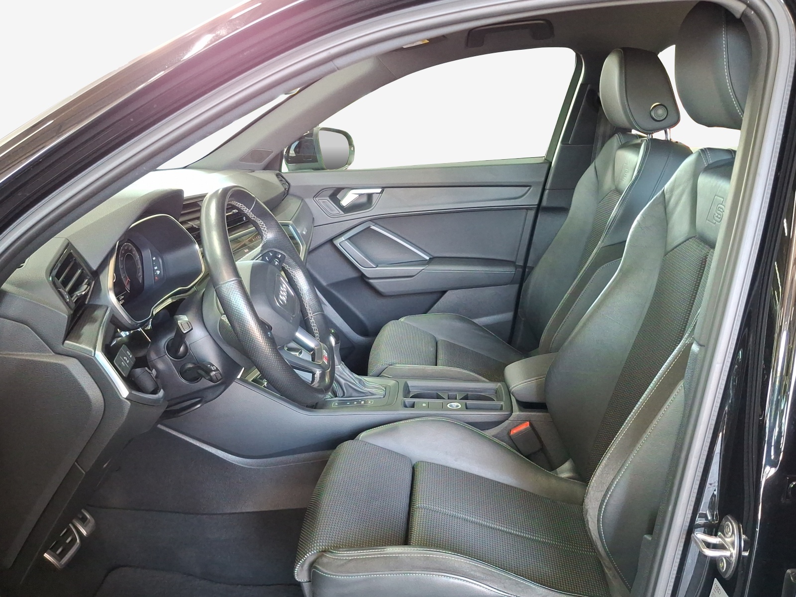 AUDI Q3 Sportback 35 TFSI Attraction S-tronic-image-7