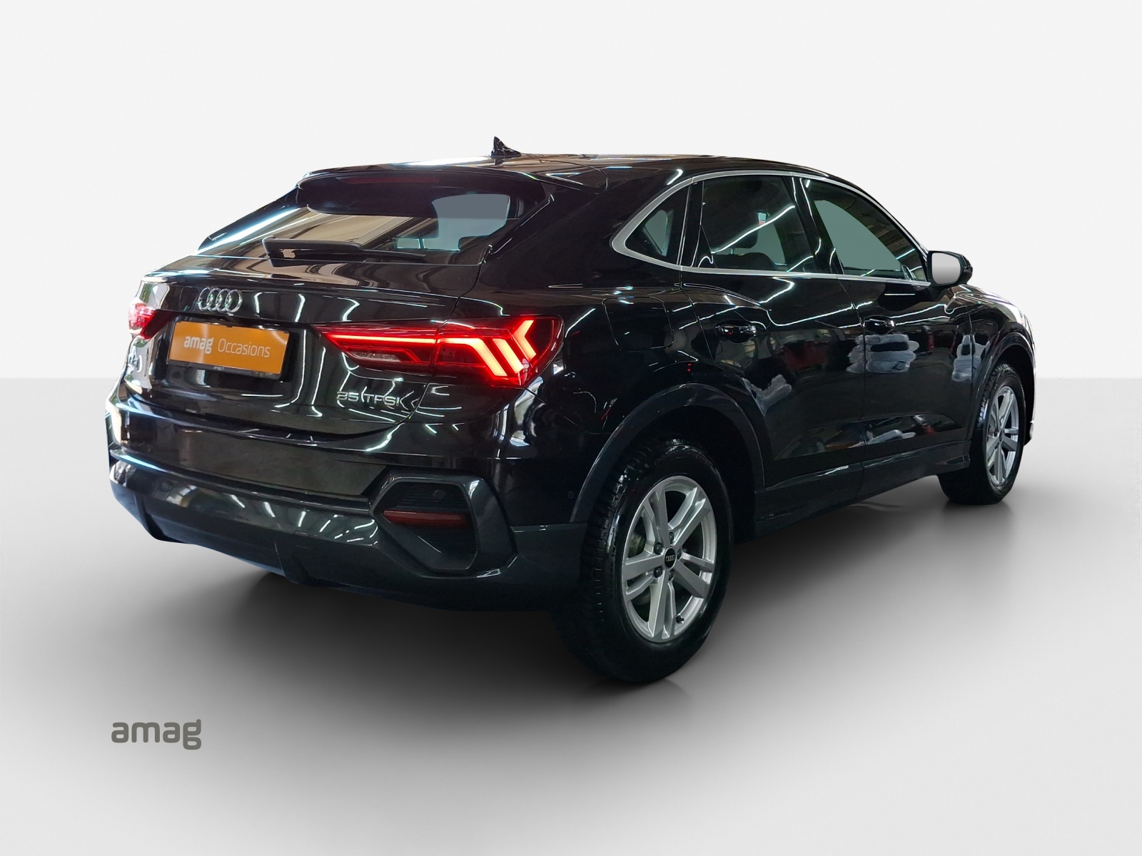 AUDI Q3 Sportback 35 TFSI Attraction S-tronic-image-4