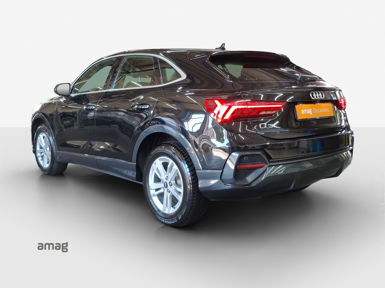 AUDI Q3 Sportback 35 TFSI Attraction S-tronic-image-2