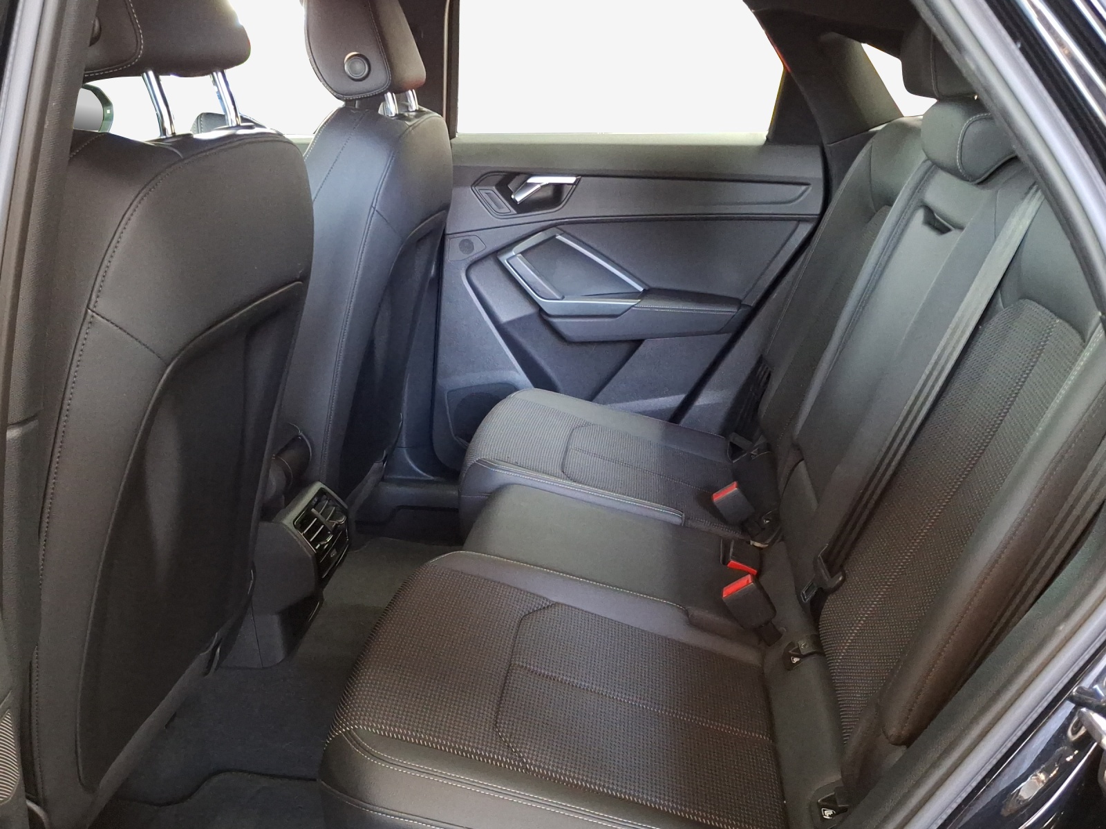 AUDI Q3 Sportback 35 TFSI Attraction S-tronic-image-11