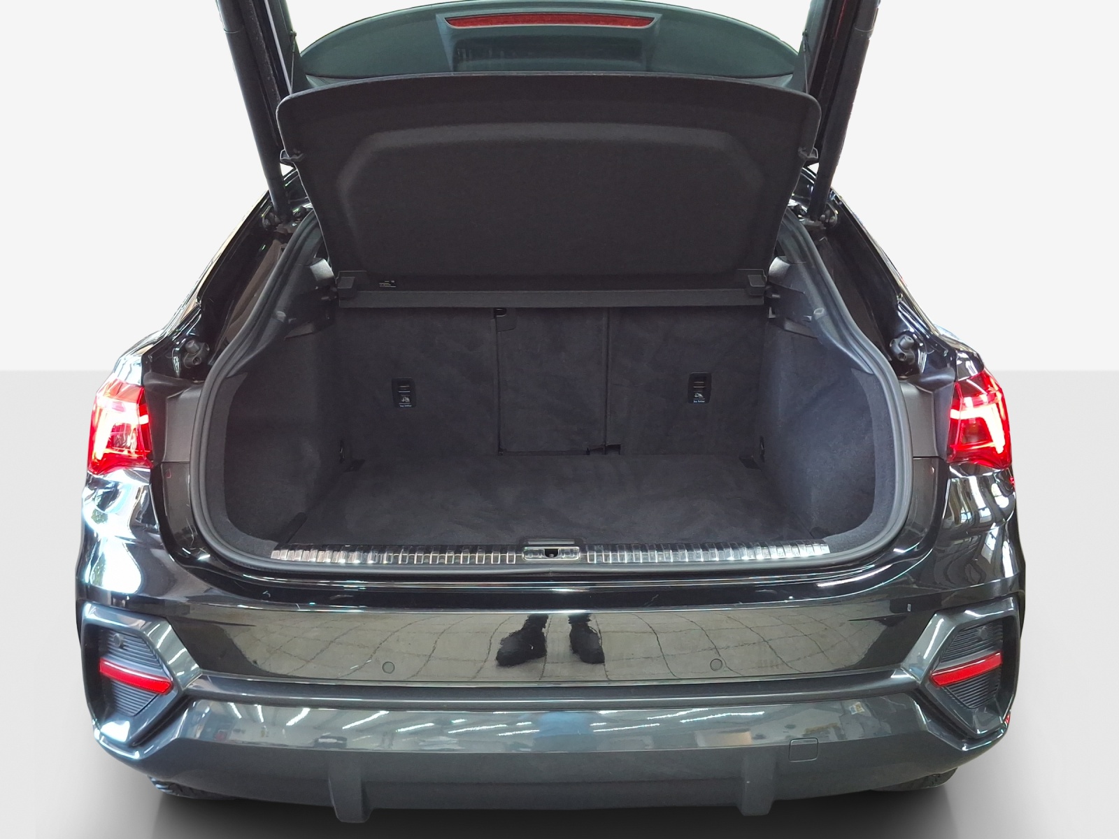 AUDI Q3 Sportback 35 TFSI Attraction S-tronic-image-12