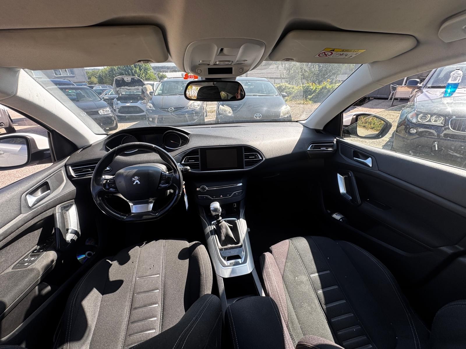 PEUGEOT 308 SW 1.2 THP Active-image-8