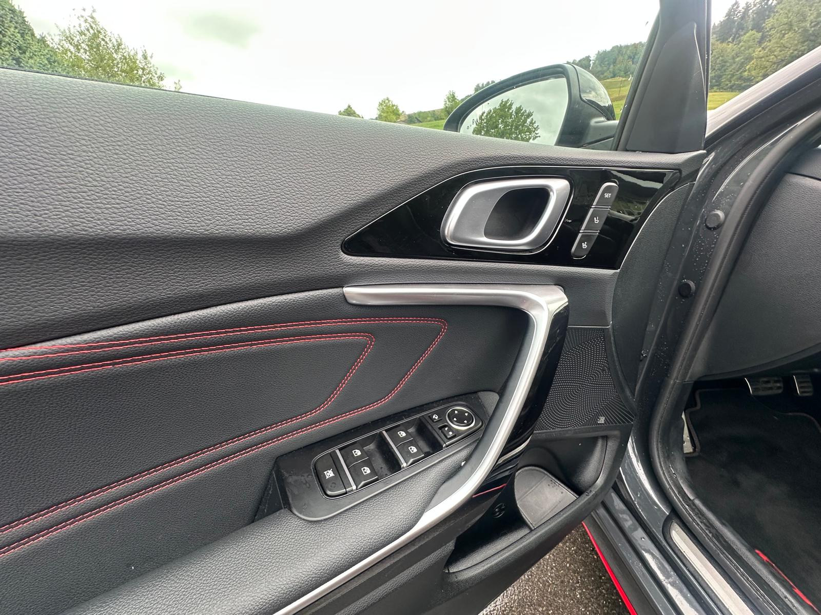 KIA ProCeed 1.6 T-GDi GT DCT-image-16