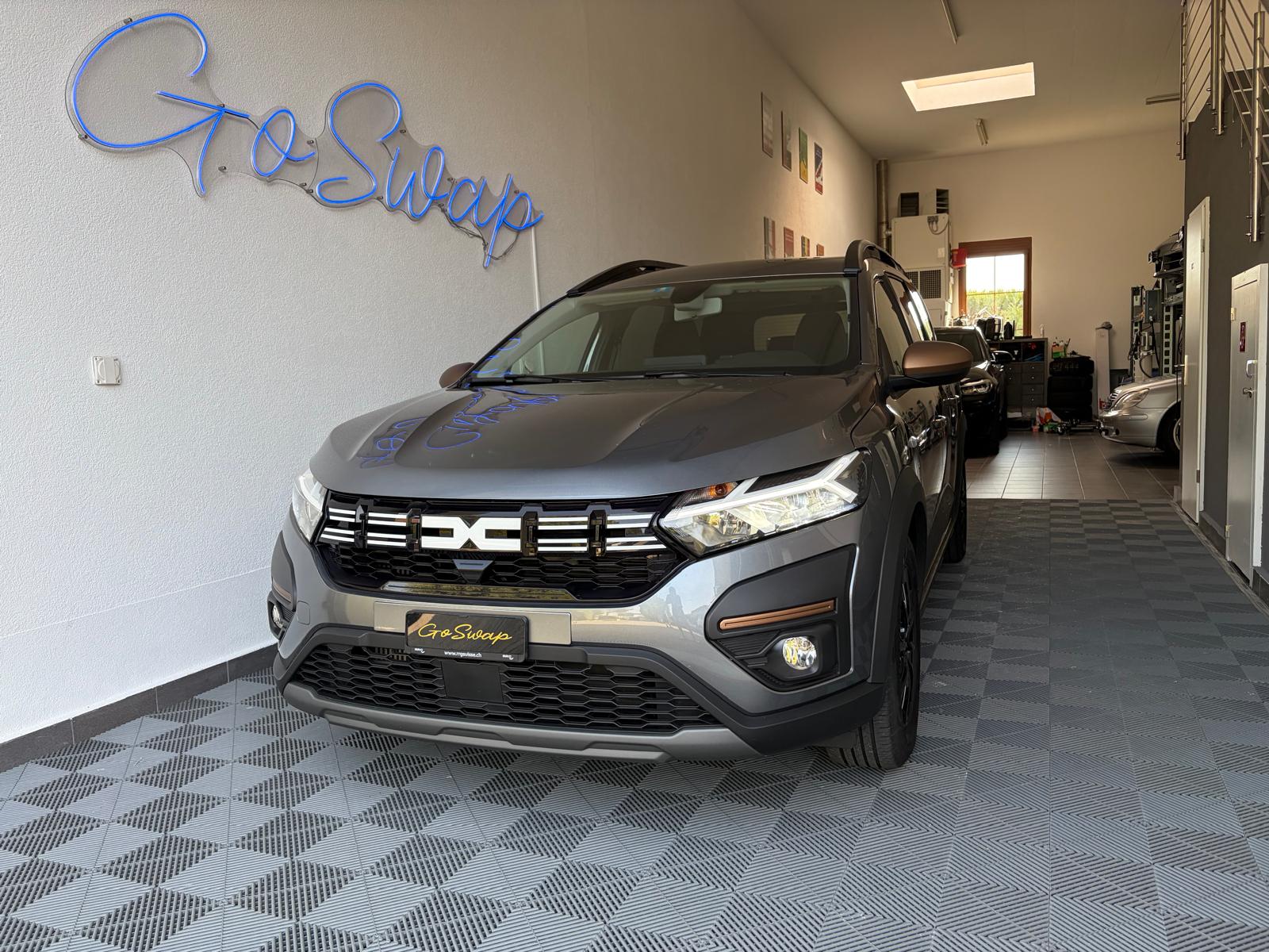 DACIA Jogger TCe 110 Extreme - Pack Sleep - Attelage - Garantie Dacia 2029 - 1ère main-image-1