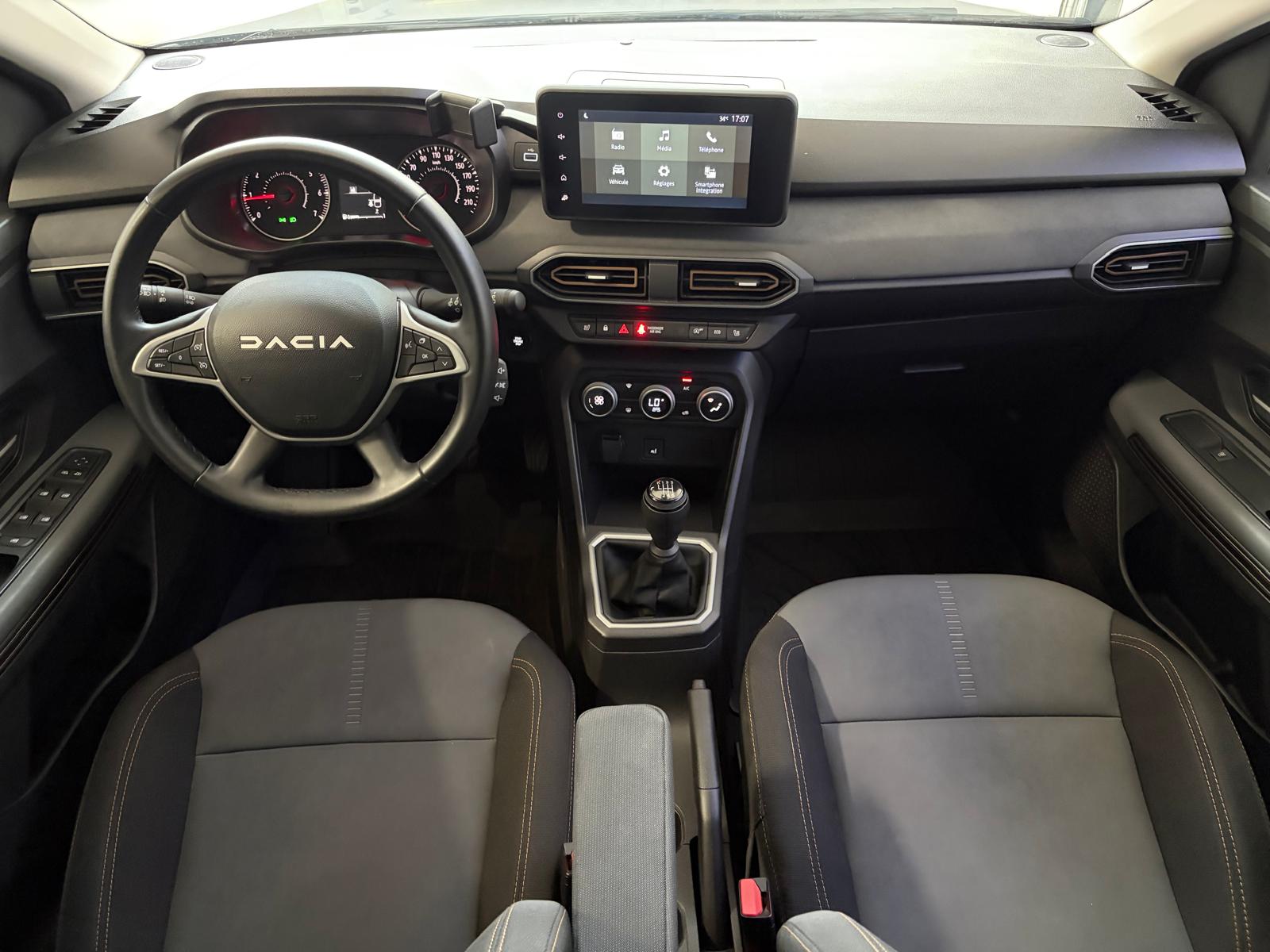 DACIA Jogger TCe 110 Extreme - Pack Sleep - Attelage - Garantie Dacia 2029 - 1ère main-image-15