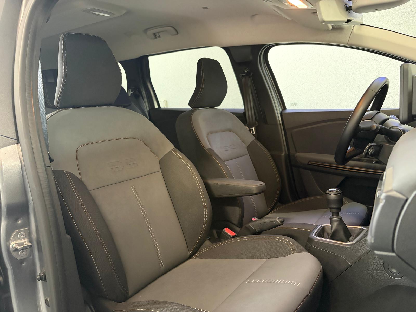 DACIA Jogger TCe 110 Extreme - Pack Sleep - Attelage - Garantie Dacia 2029 - 1ère main-image-13