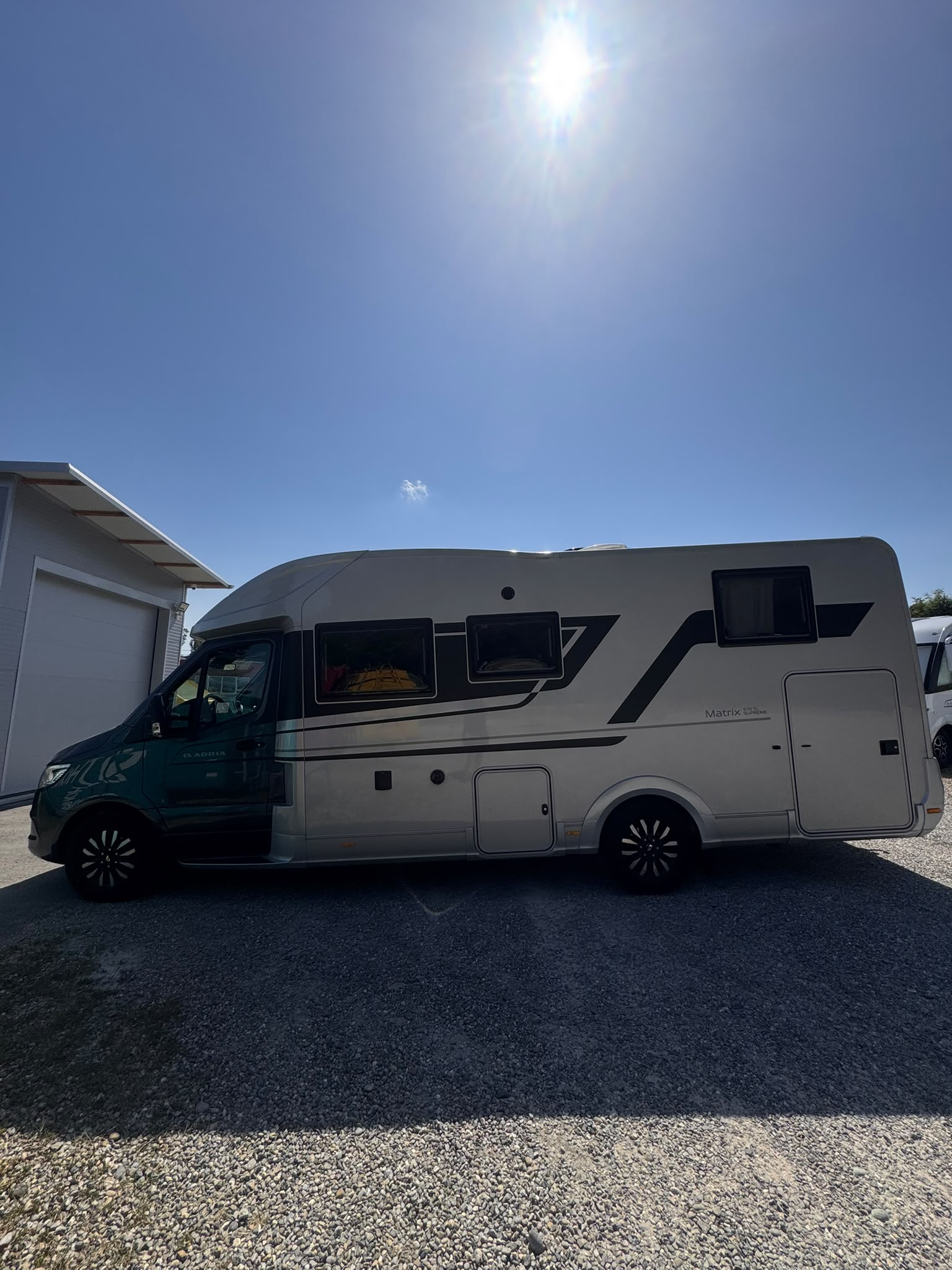 ADRIA Mercedes Benz Matrix Supreme 670 SL-image-2