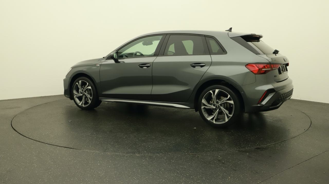 AUDI A3 Sportback TFSI 150 kW quattro S line S tronic-image-2