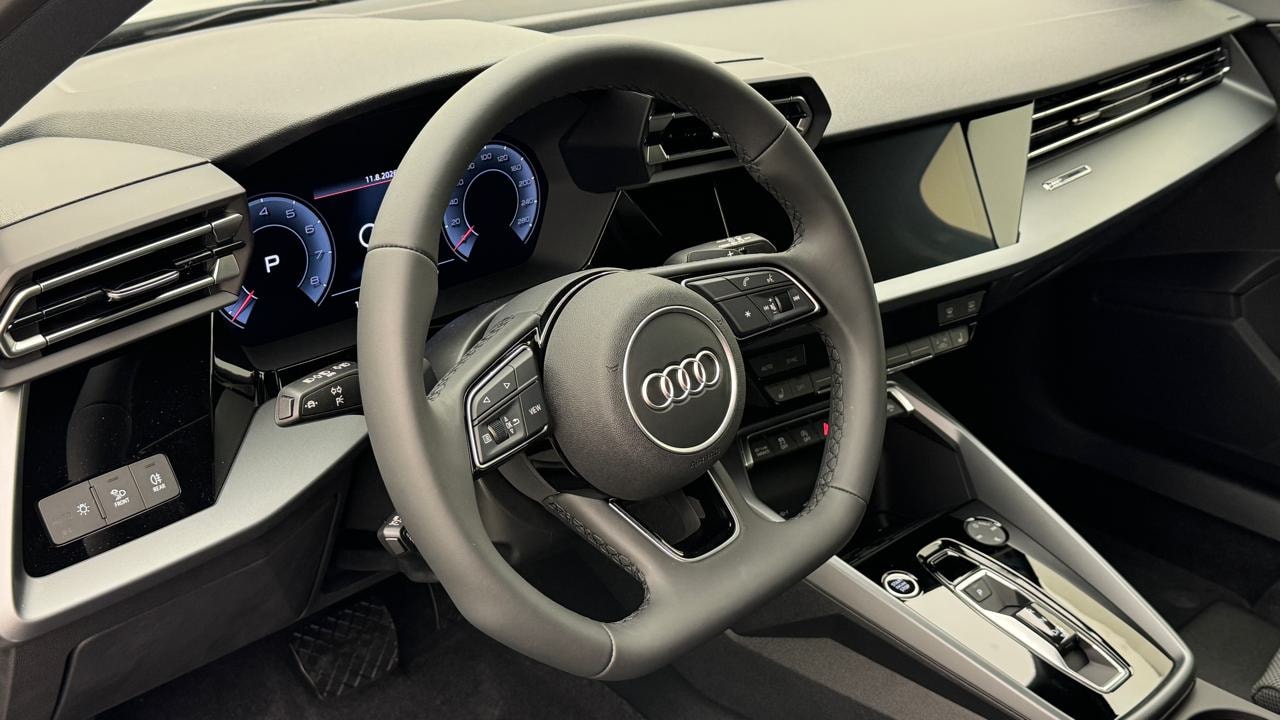 AUDI A3 Sportback TFSI 150 kW quattro S line S tronic-image-6