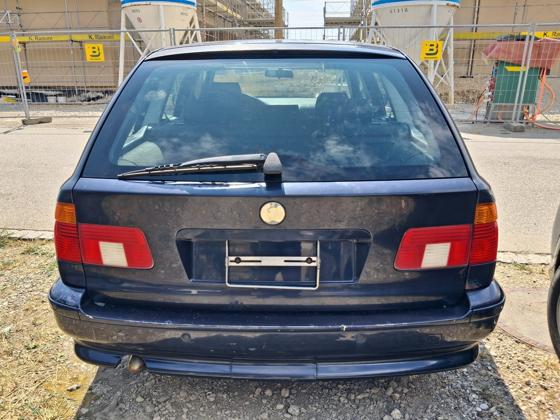 BMW 525i-image-5
