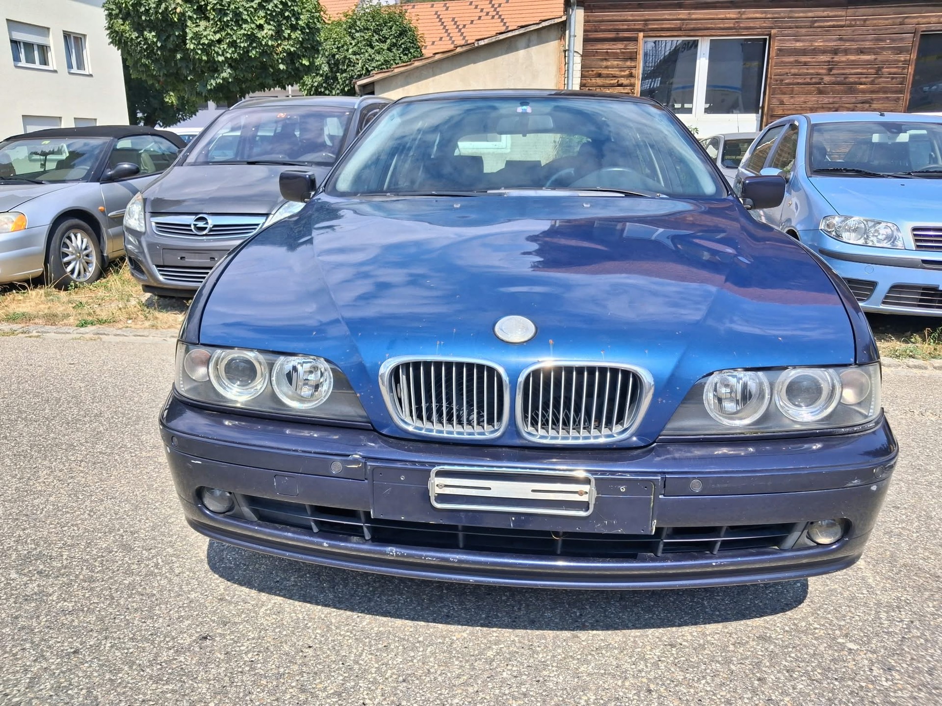 BMW 525i-image-1