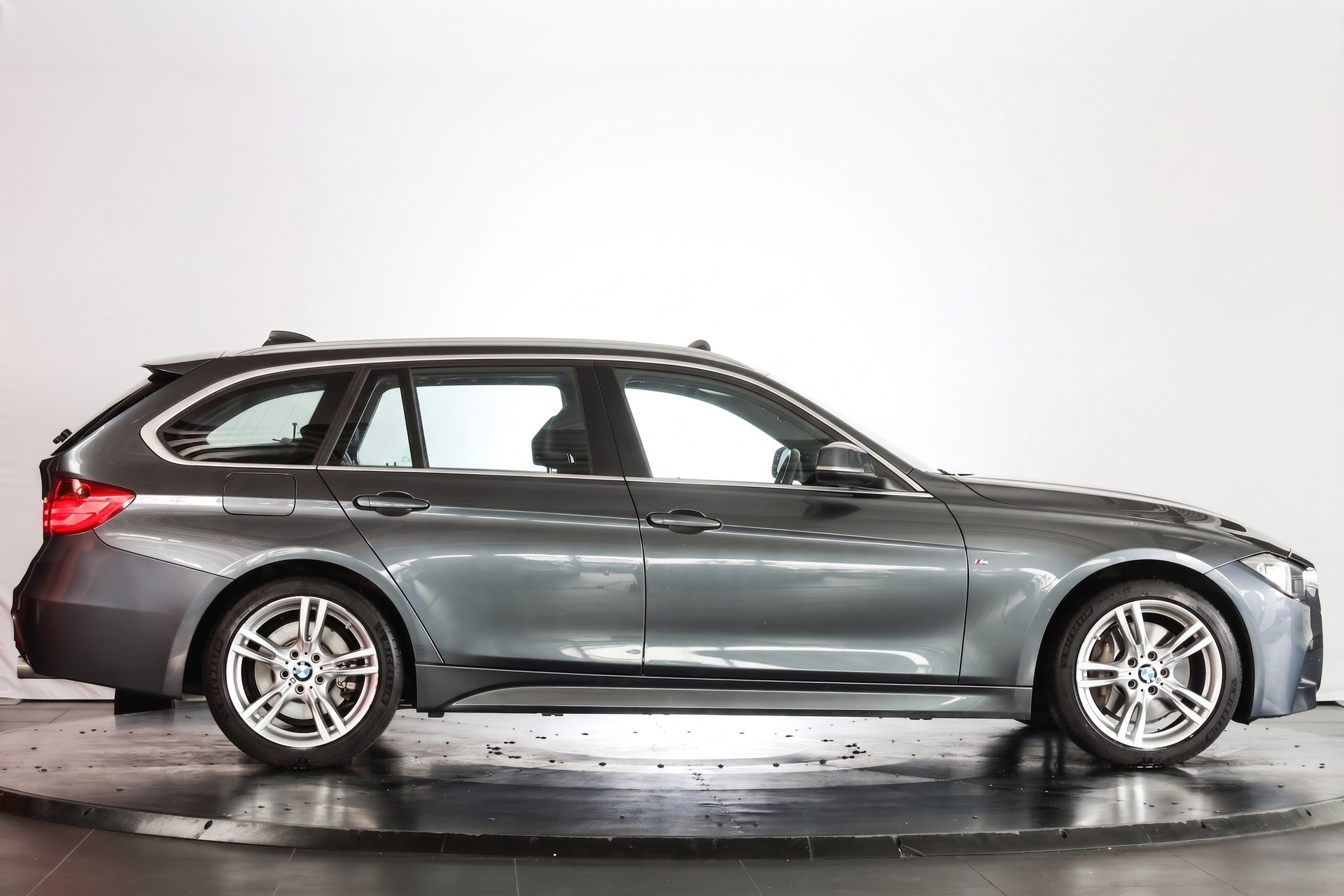 BMW 335i xDrive Touring Sport Line Steptronic-image-4