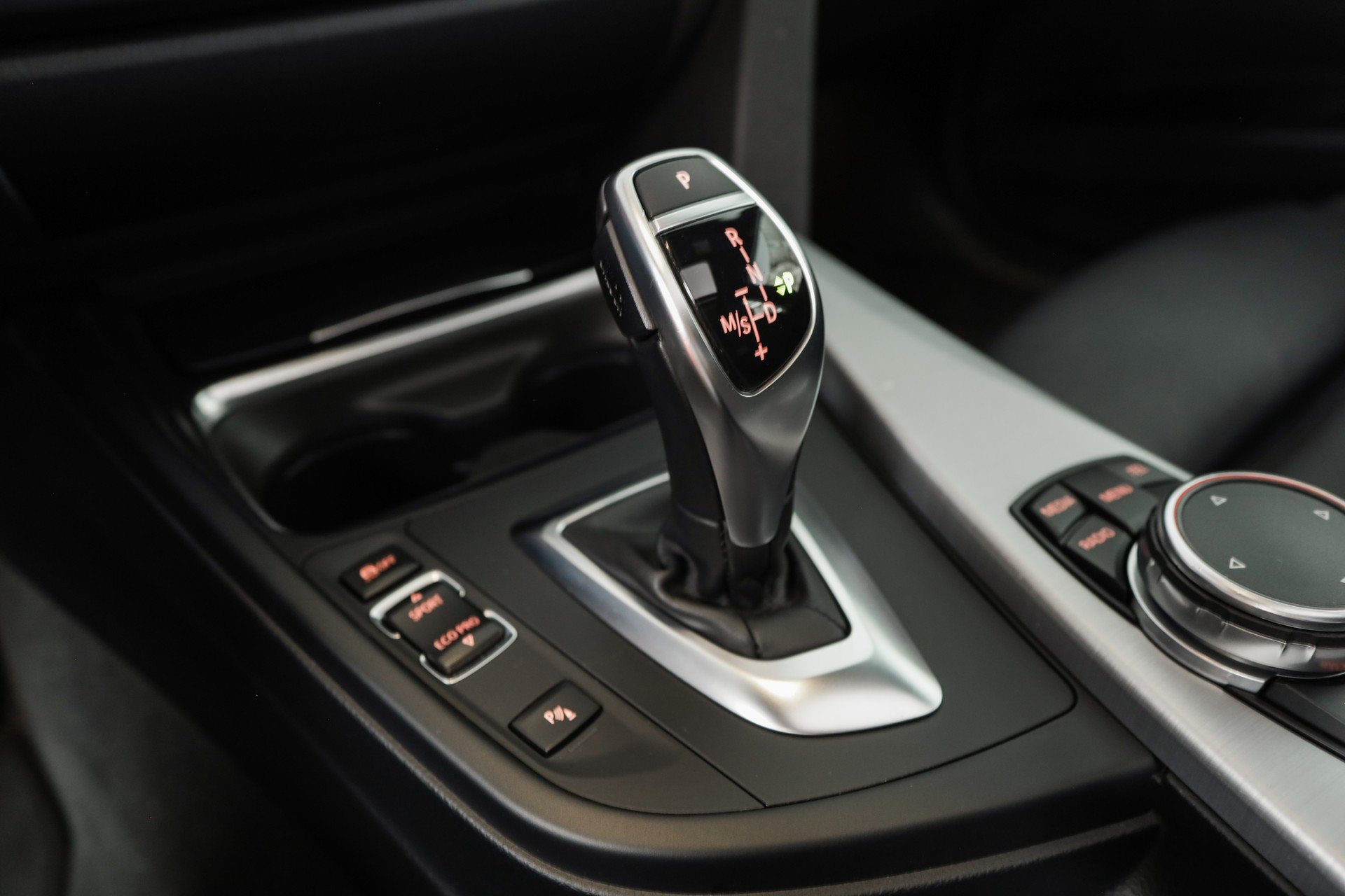 BMW 335i xDrive Touring Sport Line Steptronic-image-14