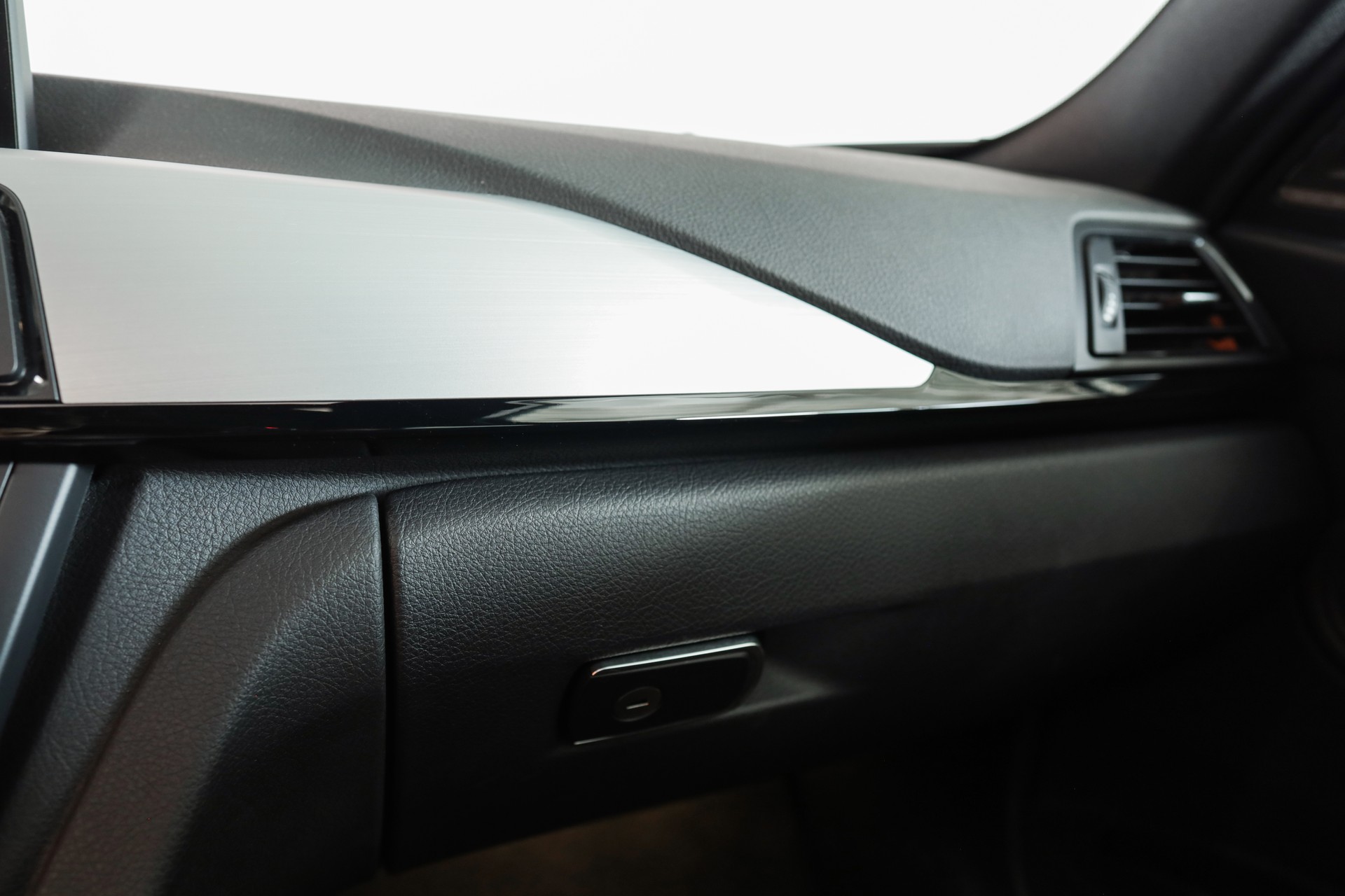 BMW 335i xDrive Touring Sport Line Steptronic-image-17