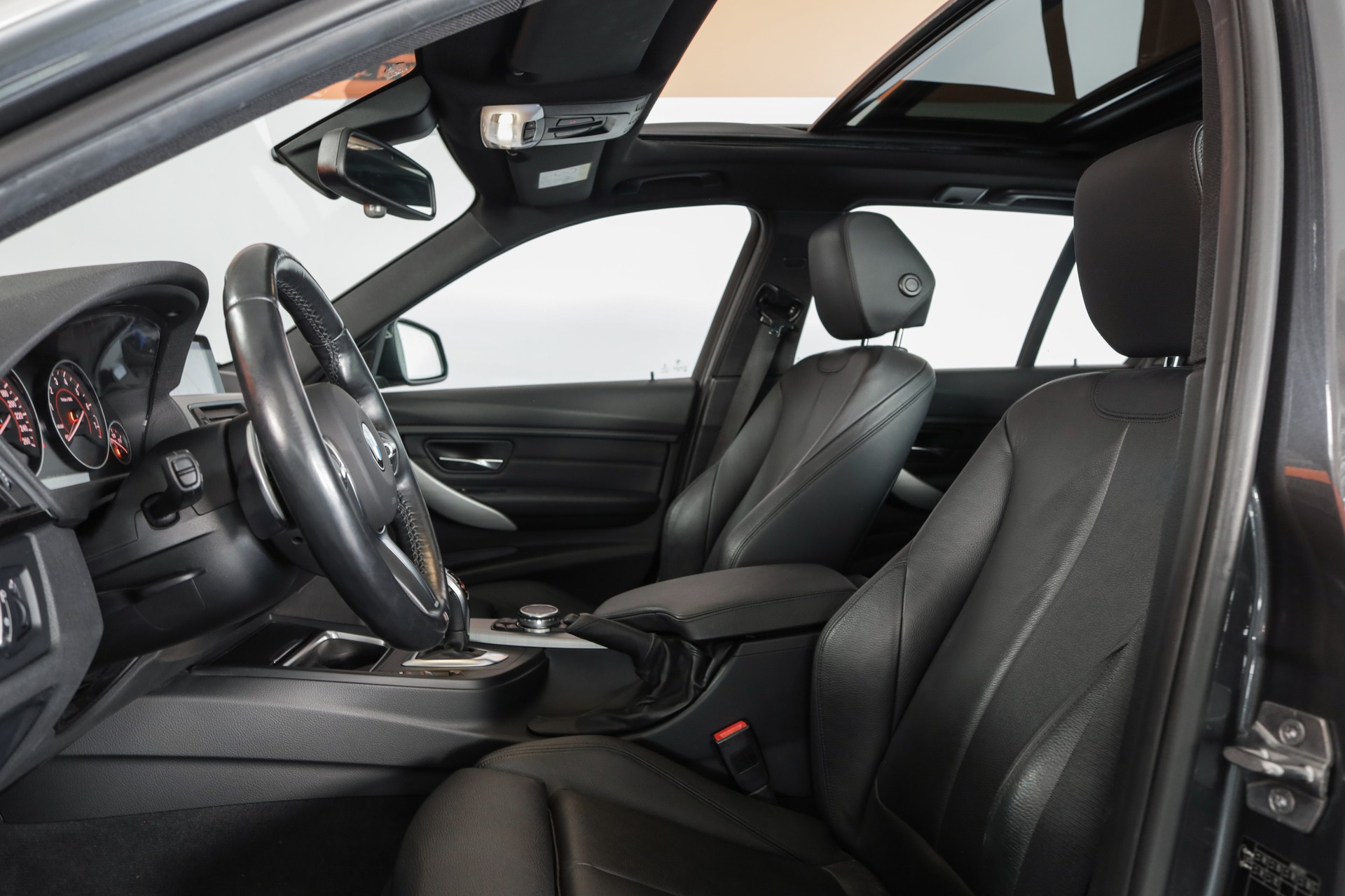 BMW 335i xDrive Touring Sport Line Steptronic-image-7