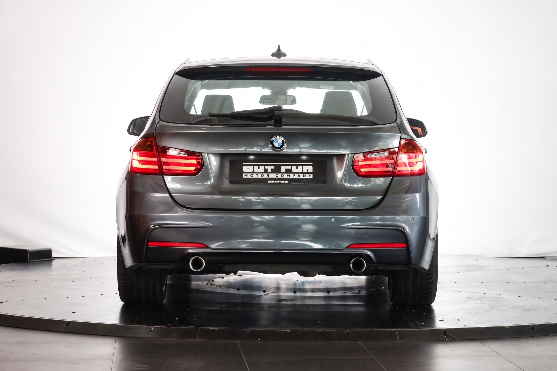 BMW 335i xDrive Touring Sport Line Steptronic-image-2