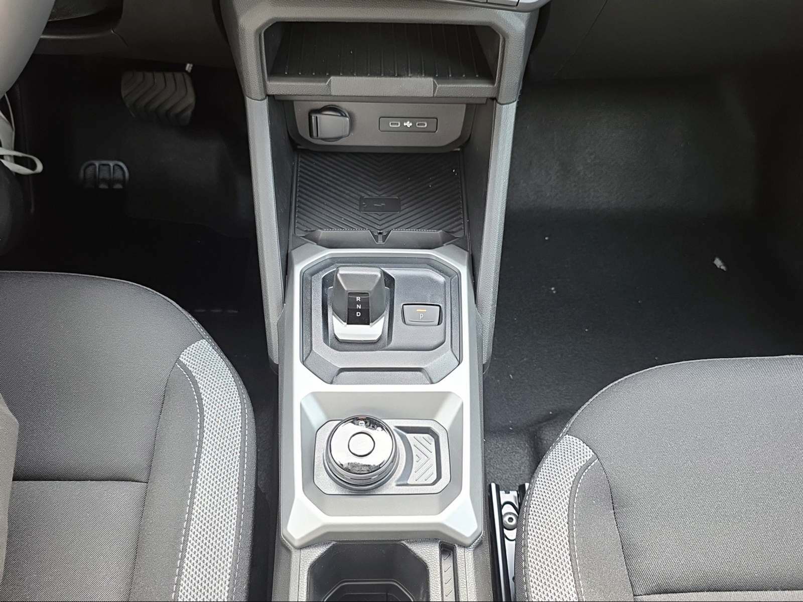 DACIA Duster 1.2 Hybrid Journey 4WD-image-10