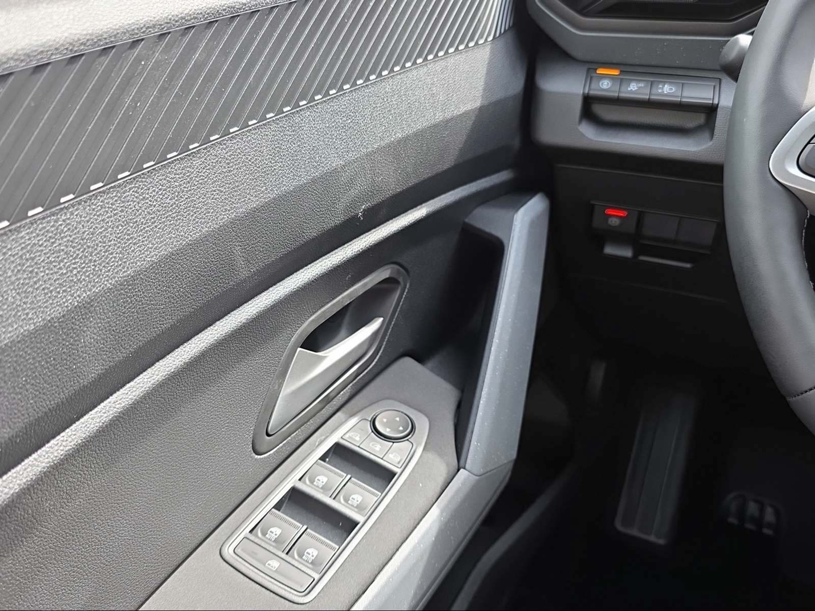 DACIA Duster 1.2 Hybrid Journey 4WD-image-14
