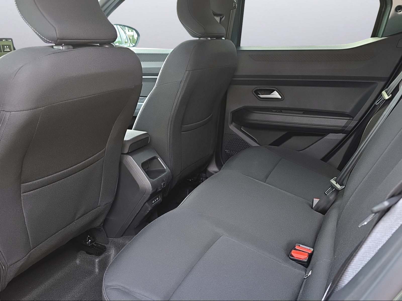 DACIA Duster 1.2 Hybrid Journey 4WD-image-6