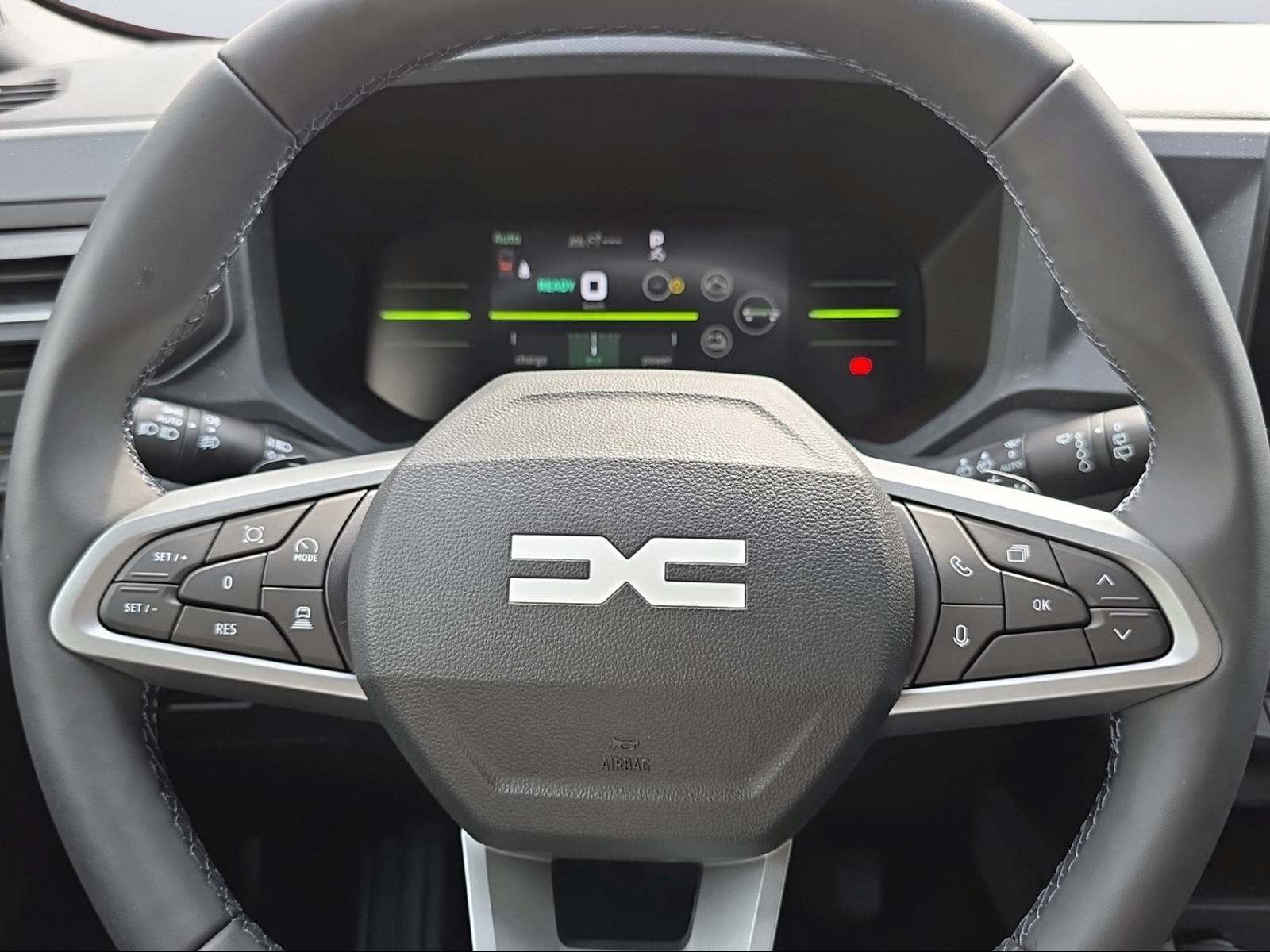 DACIA Duster 1.2 Hybrid Journey 4WD-image-11