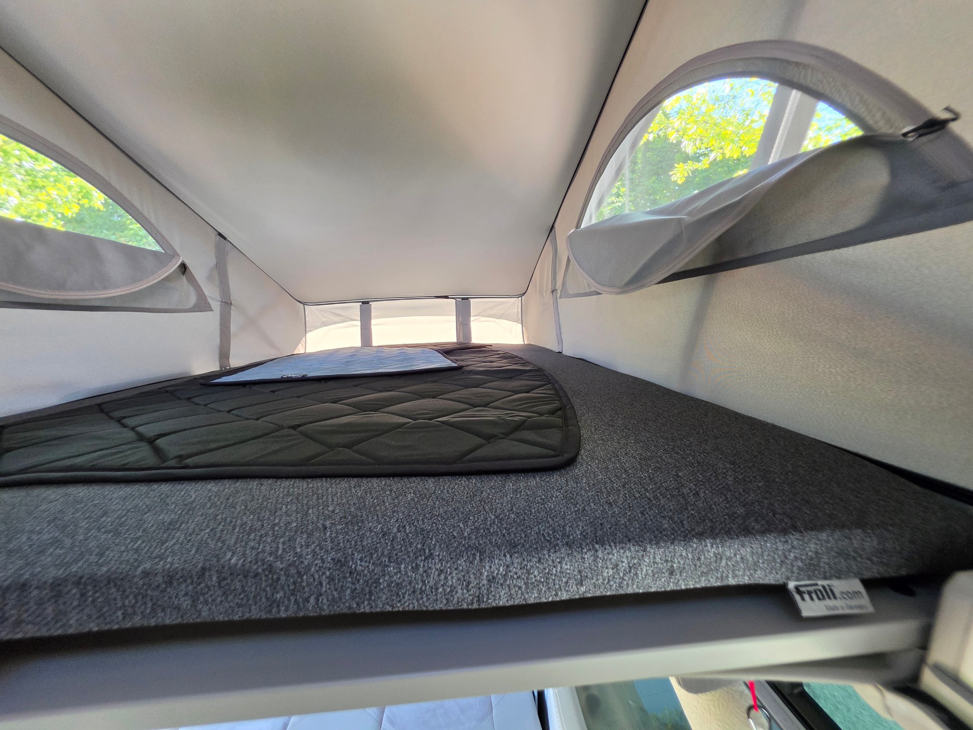 VW California 2.0 TDI 150 Ocean DSG, AHK, 8-fach bereift, Veloträger, Vorzelt, Bettsystem inkl. div. Zubehör-image-8