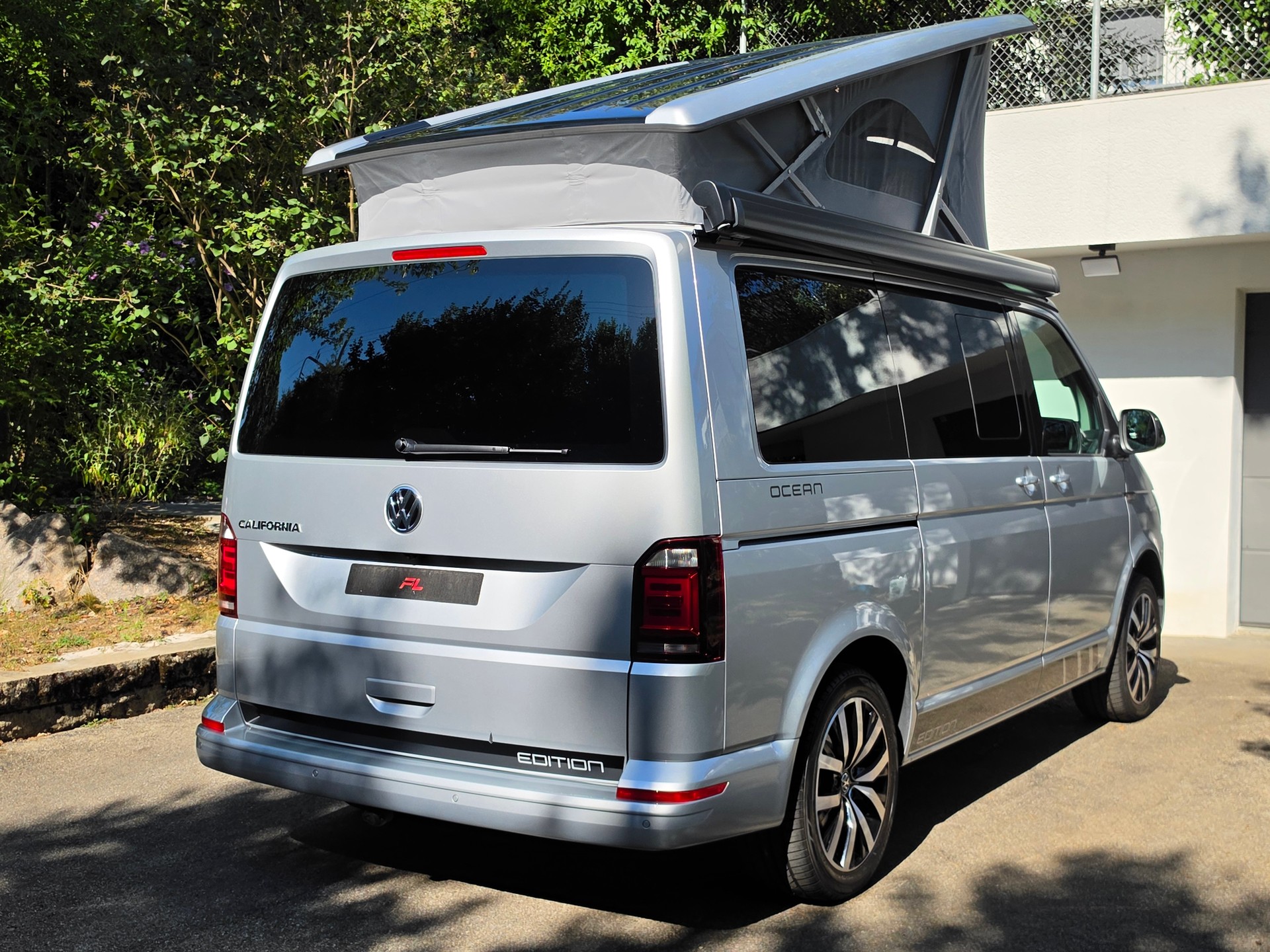 VW California 2.0 TDI 150 Ocean DSG, AHK, 8-fach bereift, Veloträger, Vorzelt, Bettsystem inkl. div. Zubehör-image-2