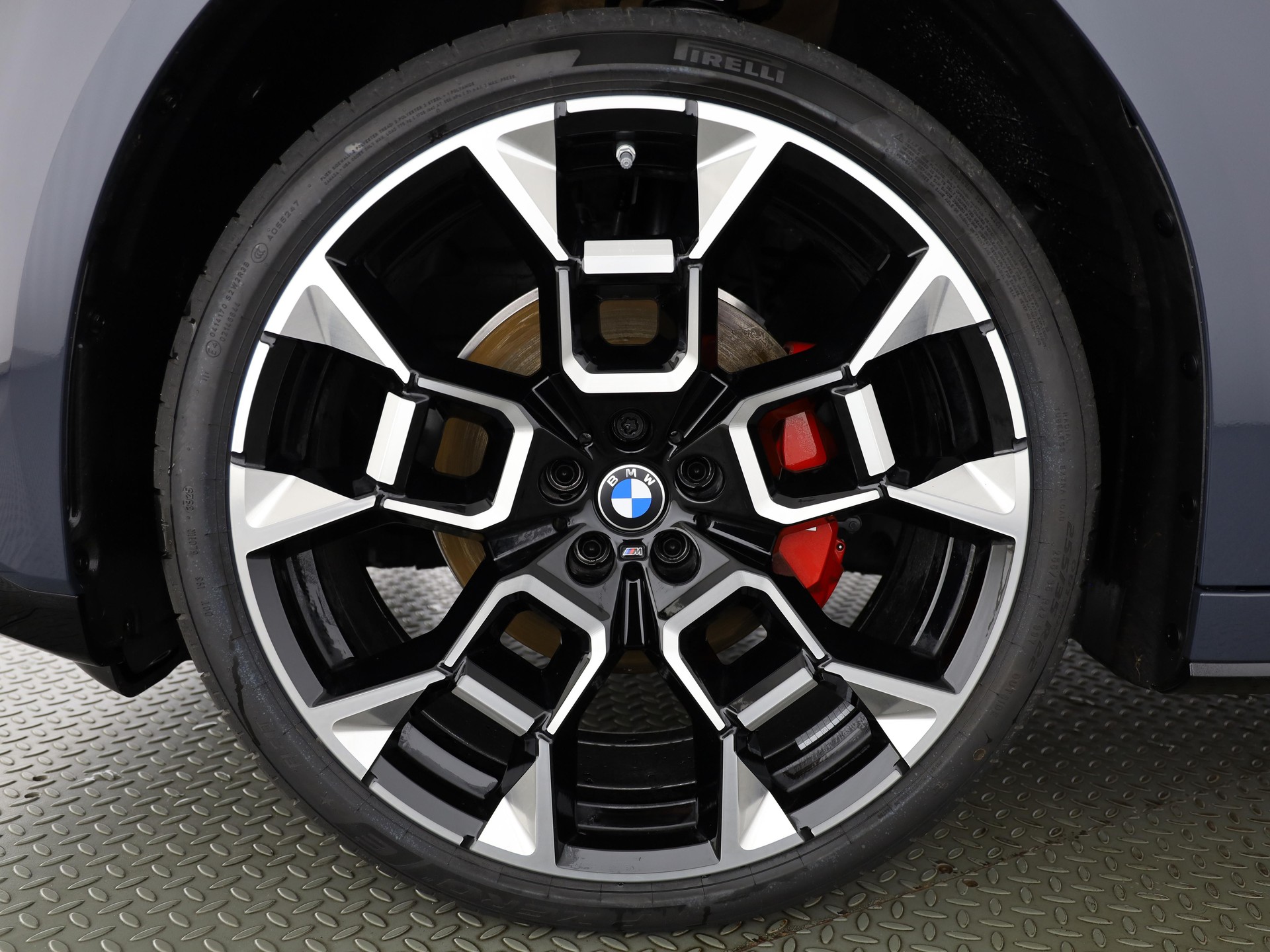 BMW iX3 50 xDrive-image-6
