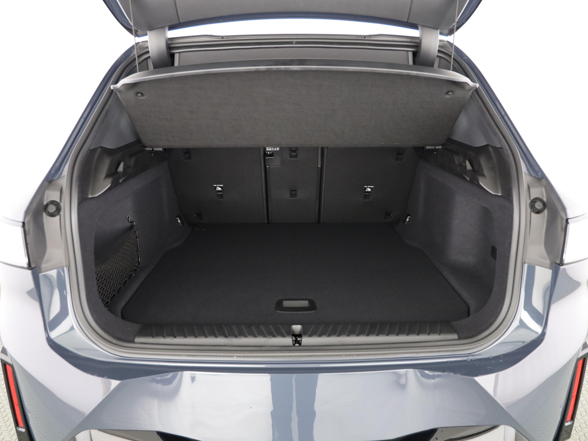BMW iX3 50 xDrive-image-5