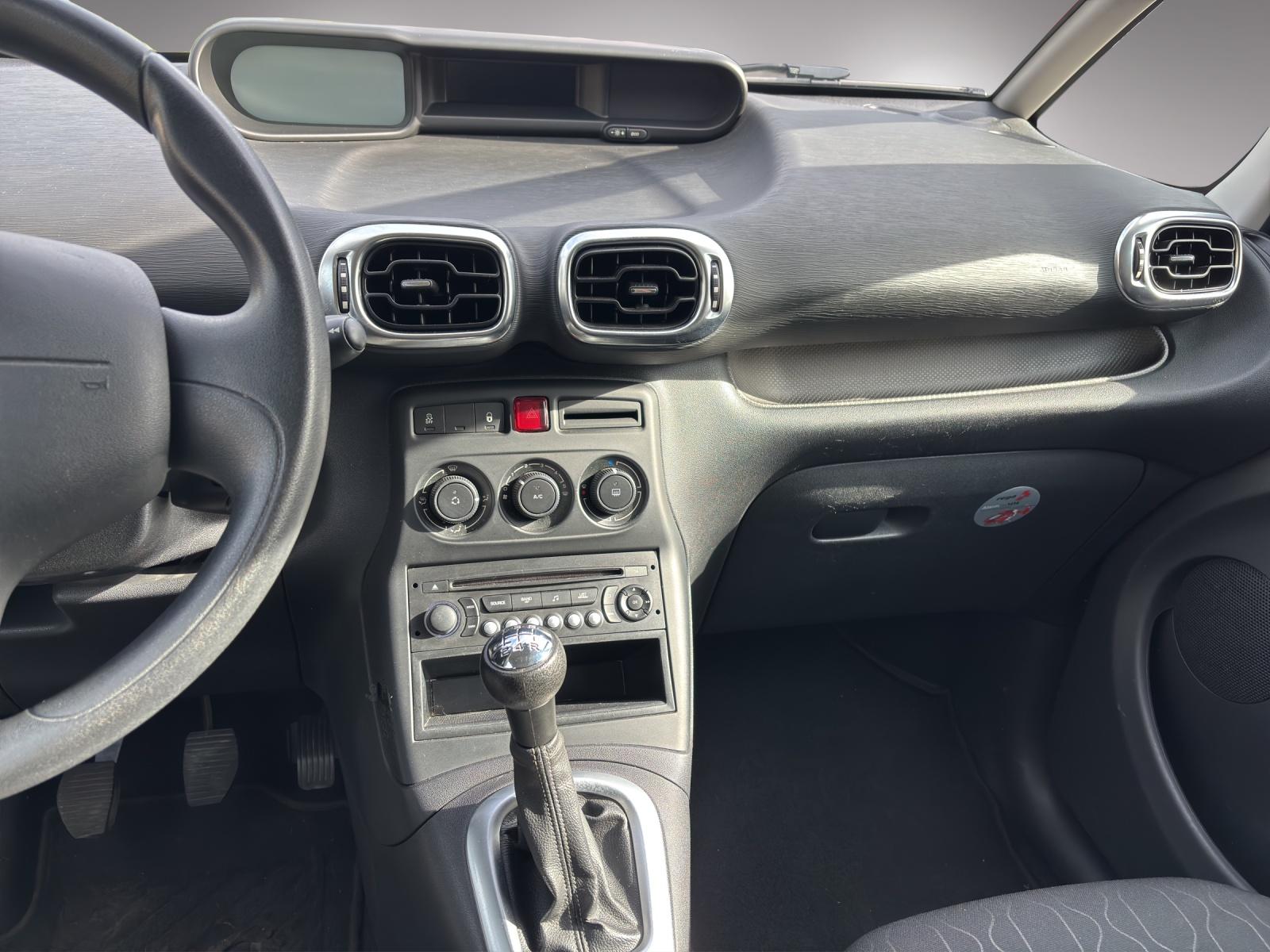 CITROEN C3 Picasso 1.6 VTi Selection-image-10