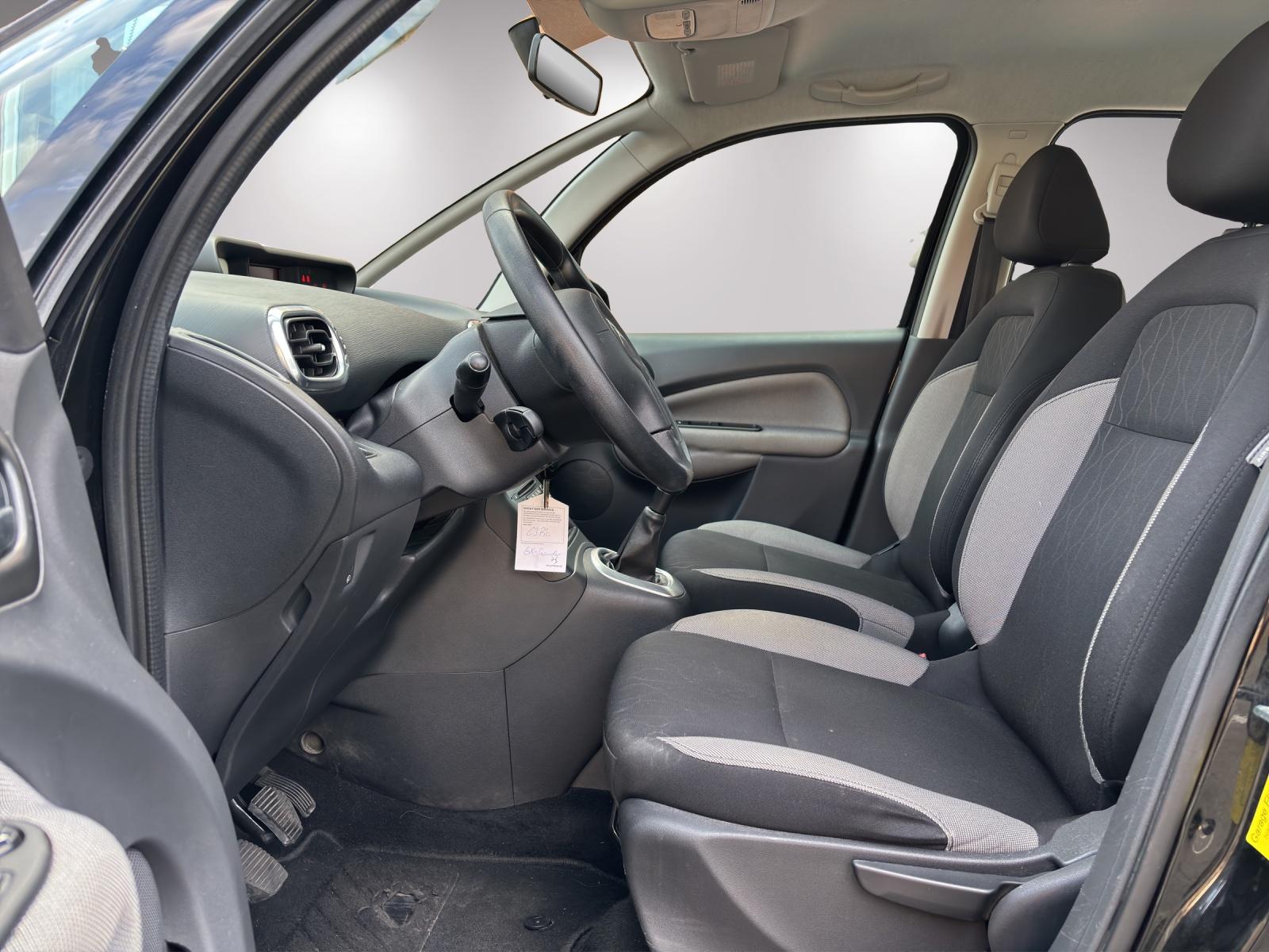 CITROEN C3 Picasso 1.6 VTi Selection-image-7