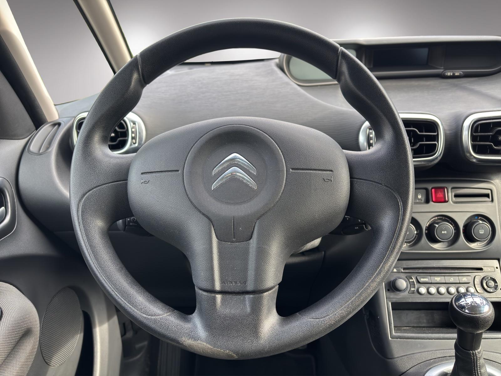 CITROEN C3 Picasso 1.6 VTi Selection-image-8