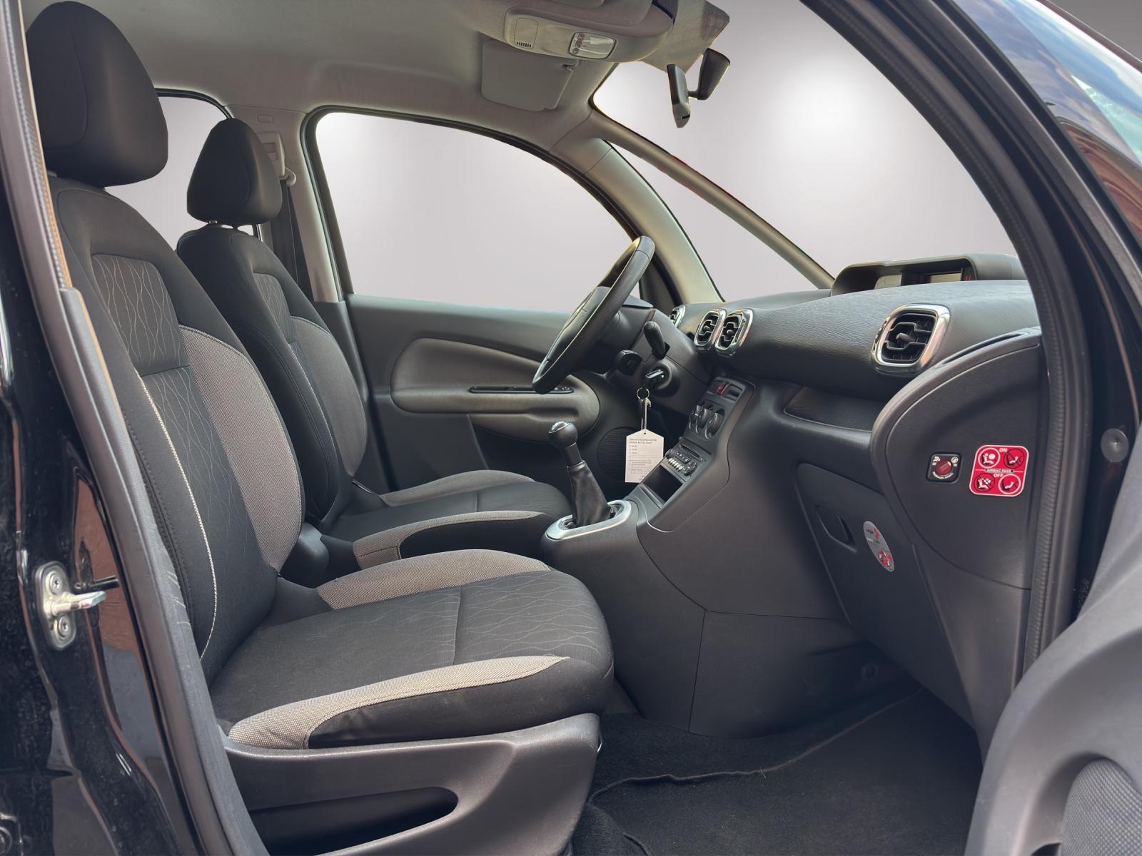CITROEN C3 Picasso 1.6 VTi Selection-image-11