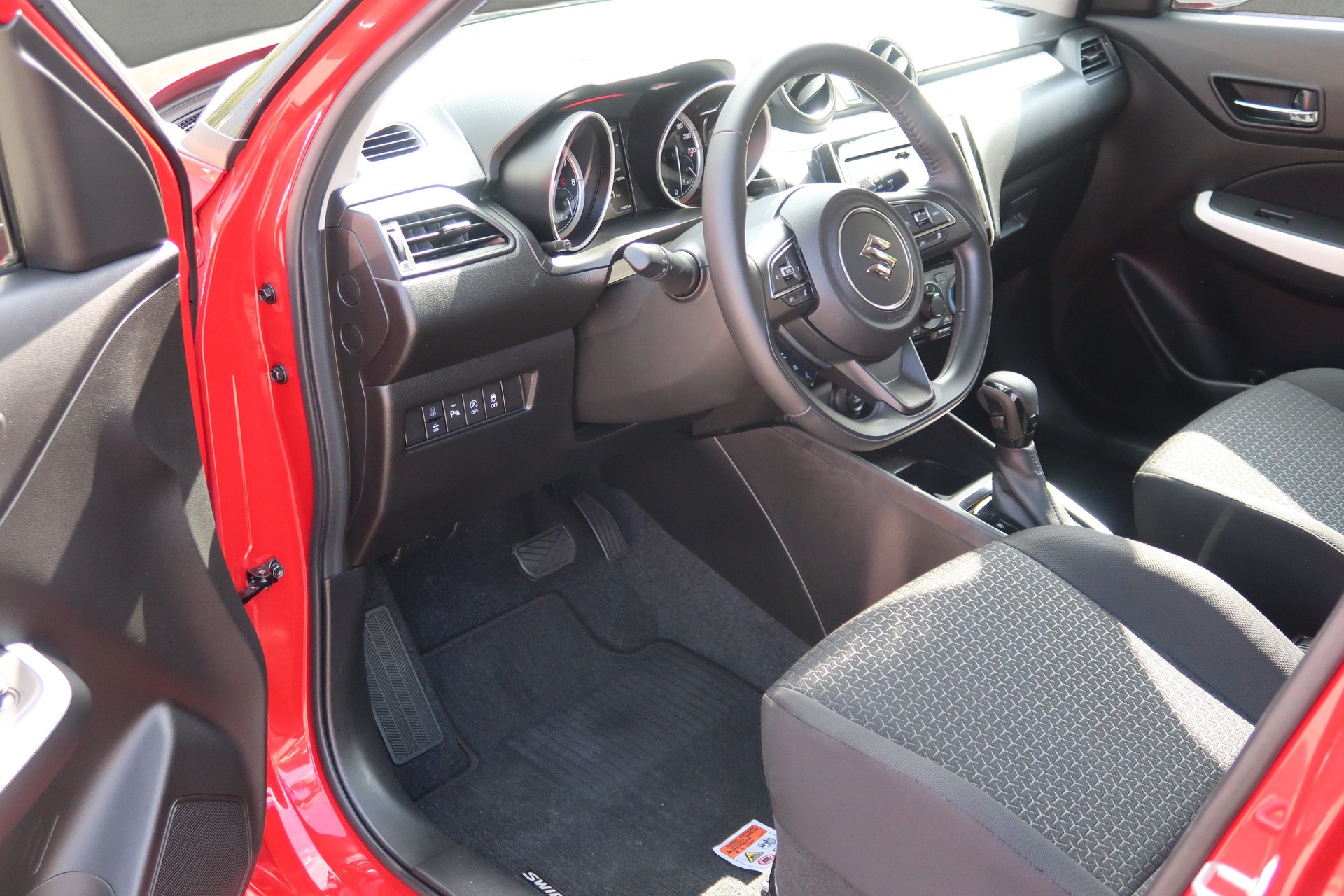 SUZUKI SWIFT-image-8