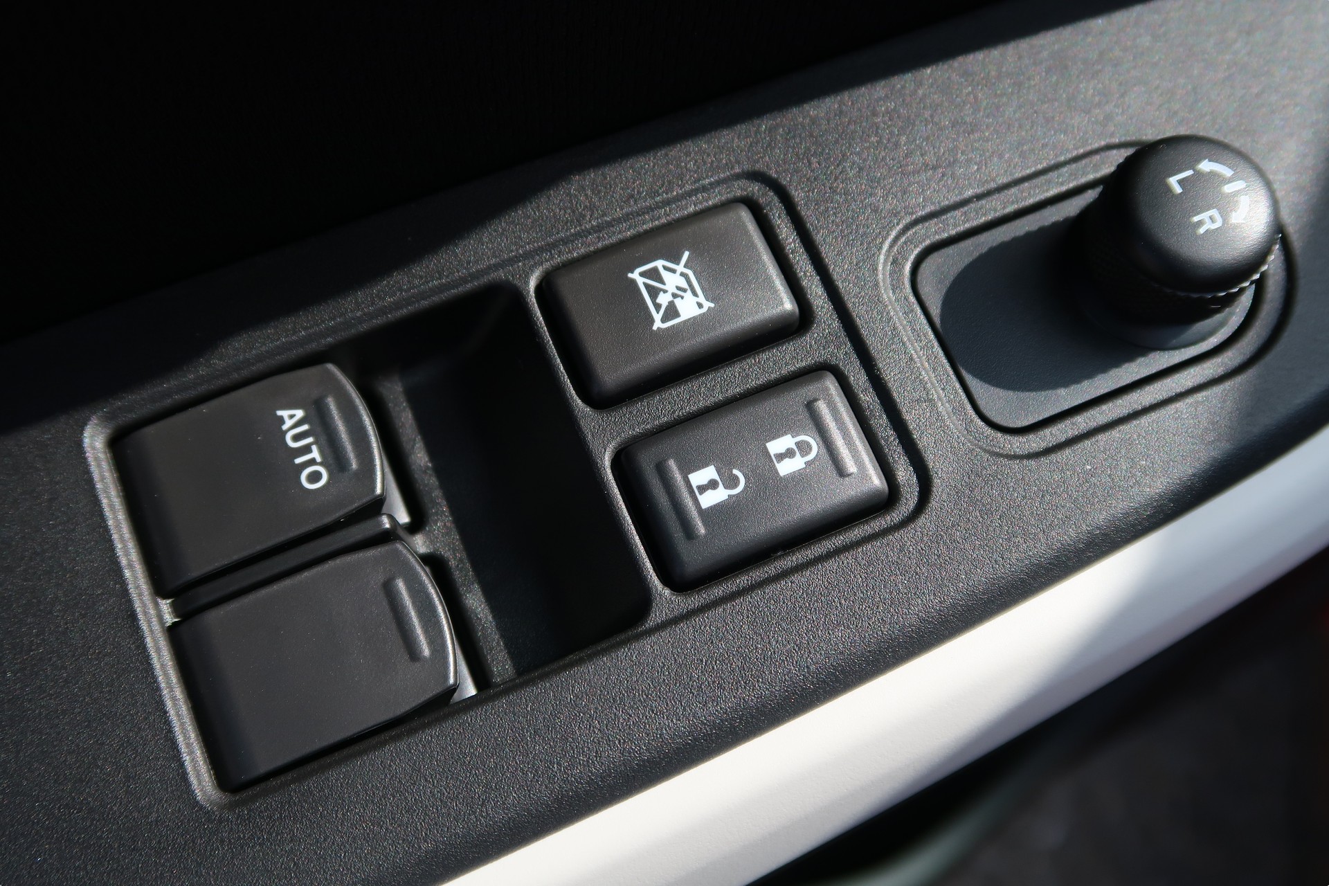 SUZUKI SWIFT-image-13