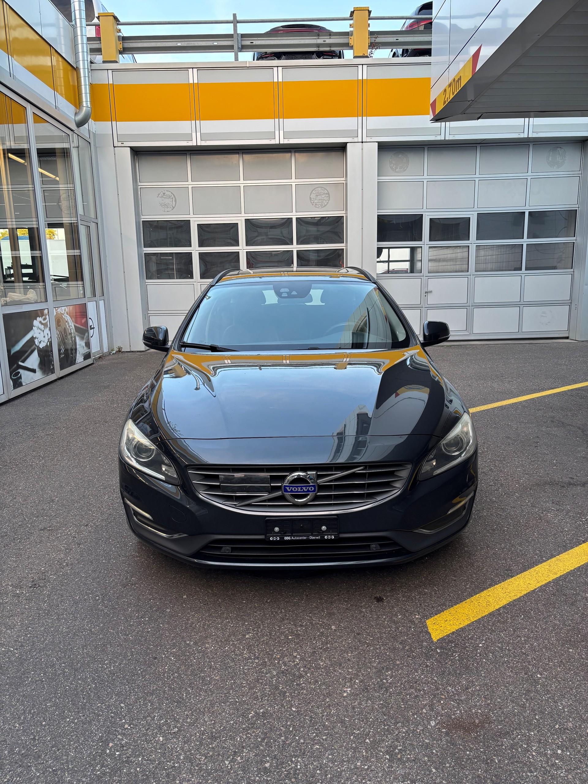 VOLVO V60-image-0