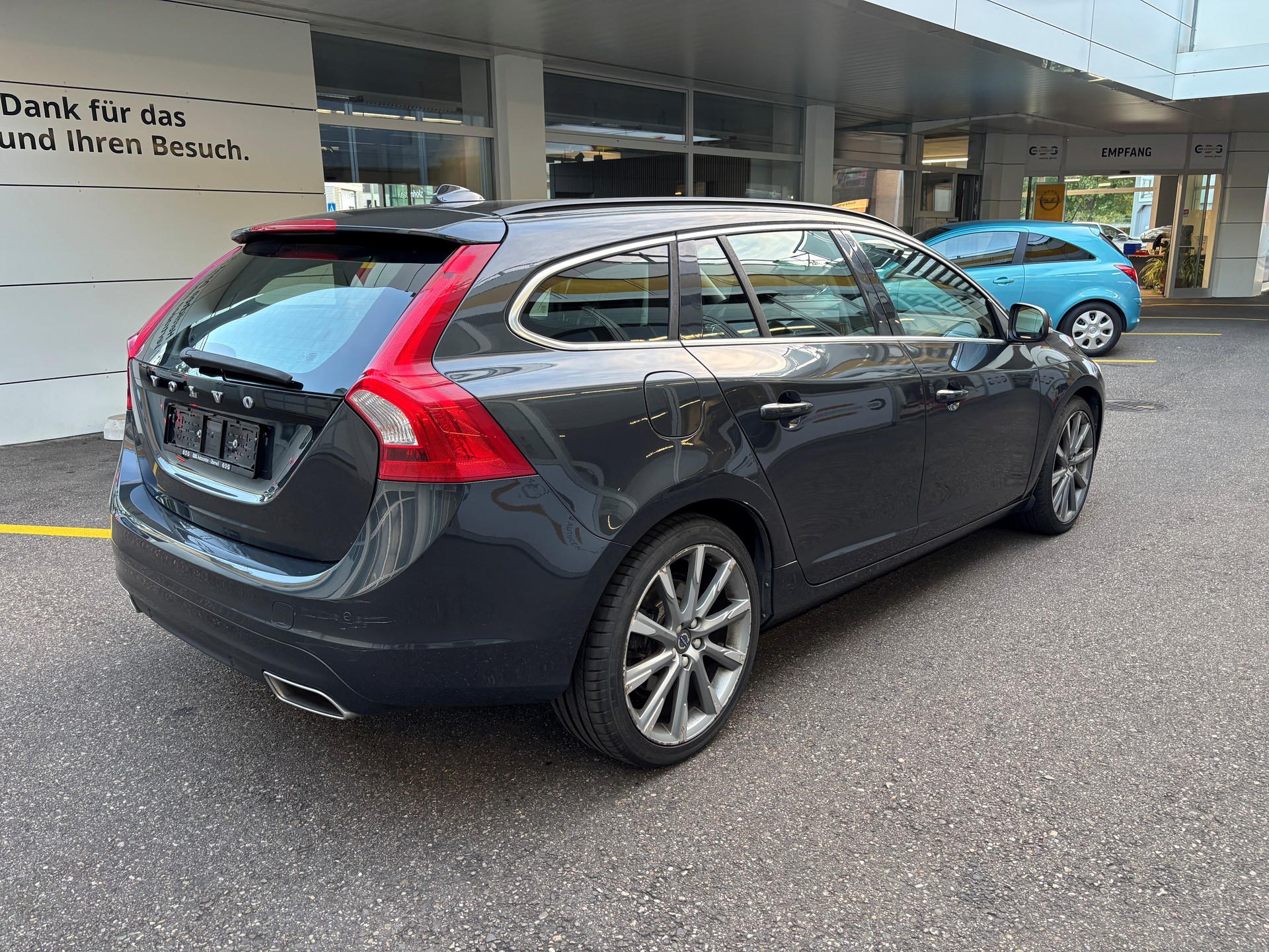 VOLVO V60-image-6