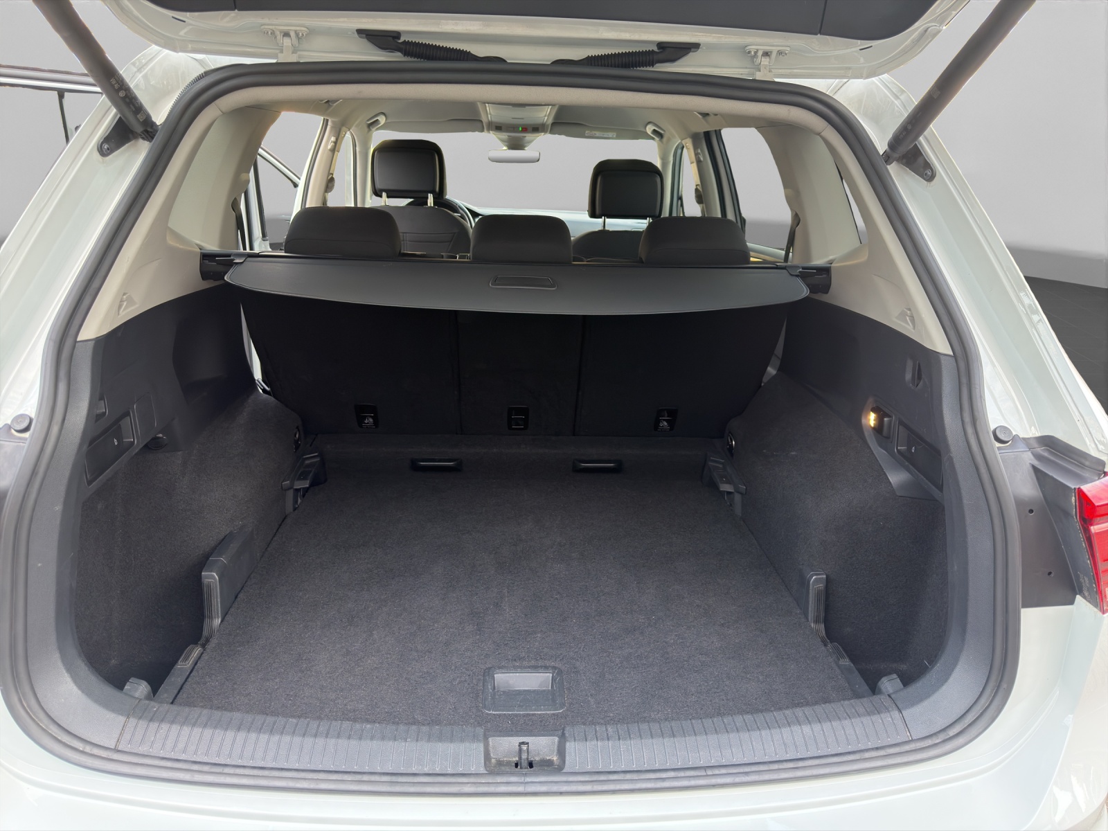 VW Tiguan Allspace 2.0TSI Life 4Motion DSG-image-13