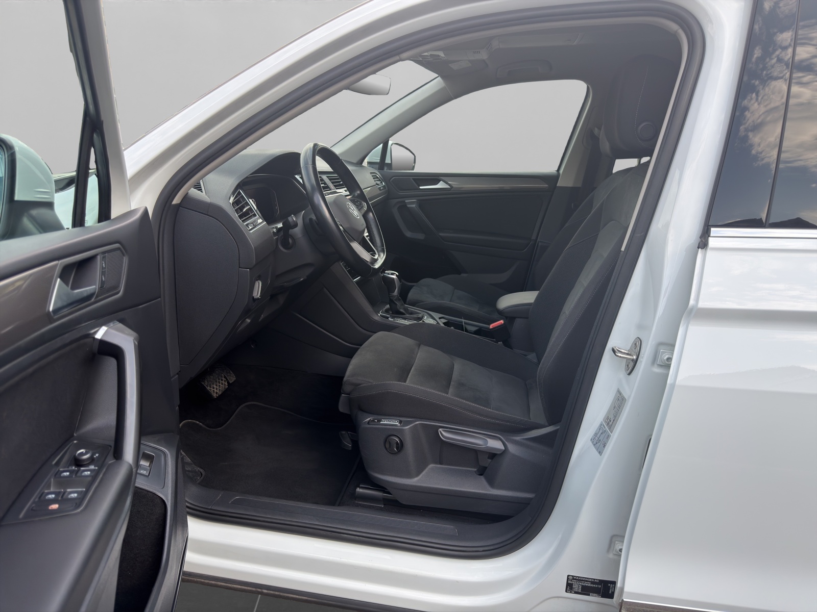 VW Tiguan Allspace 2.0TSI Life 4Motion DSG-image-8